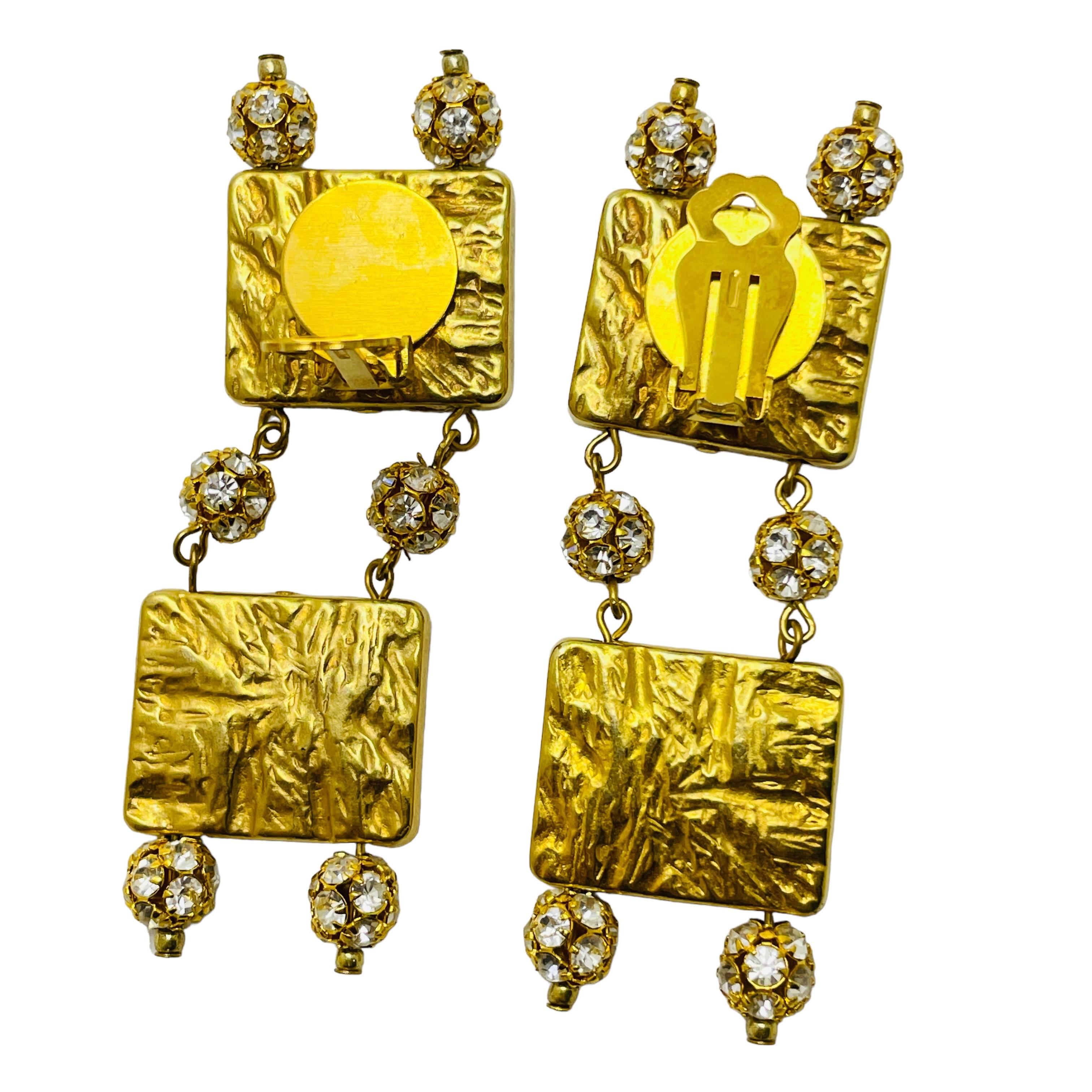 Vintage gold plated rhinestone designer runway clip on earrings In Good Condition For Sale In Palos Hills, IL
