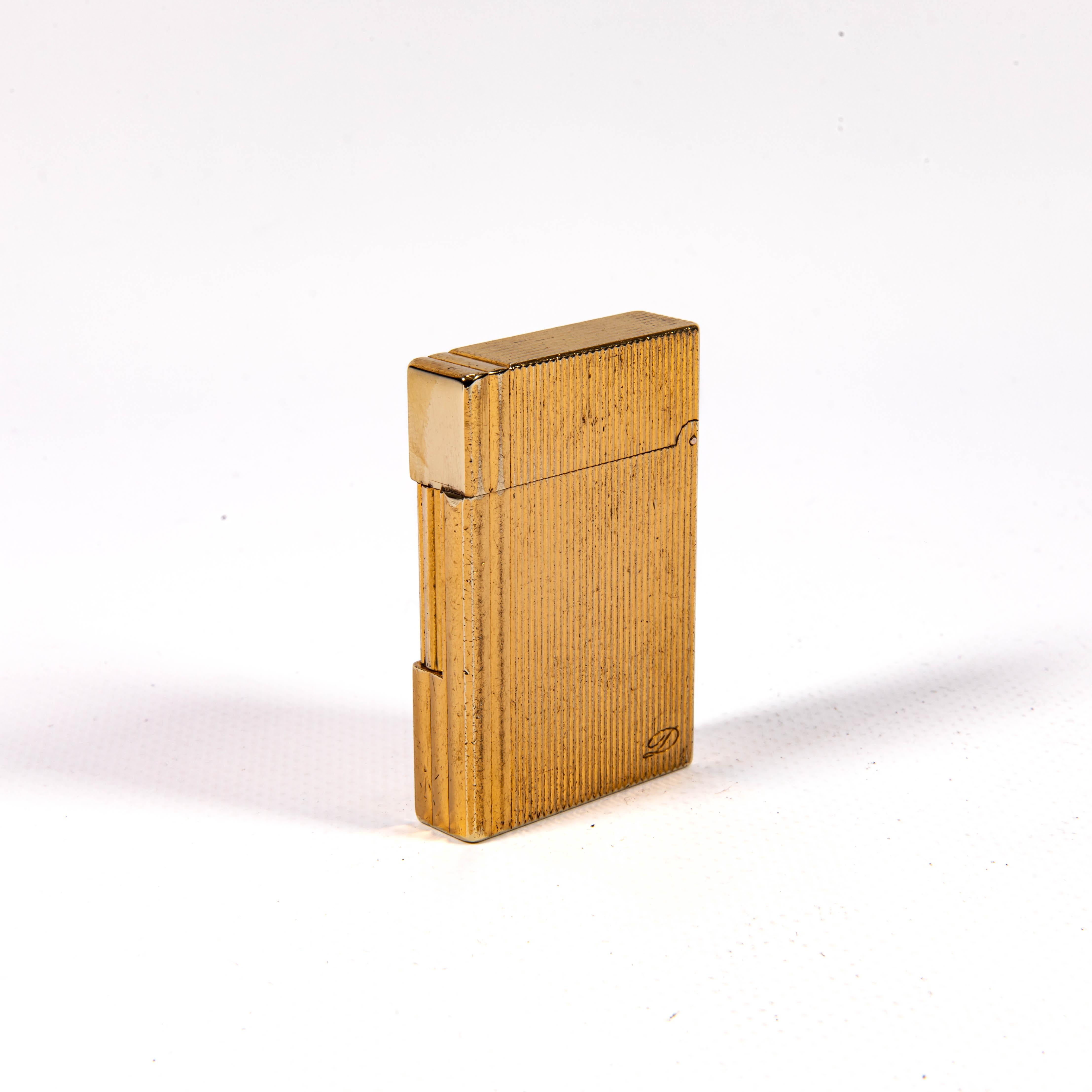 Vintage Gold Plated S.T. DUPONT Gatsby Lighter 1990s In condizioni discrete in vendita a DELFT, NL