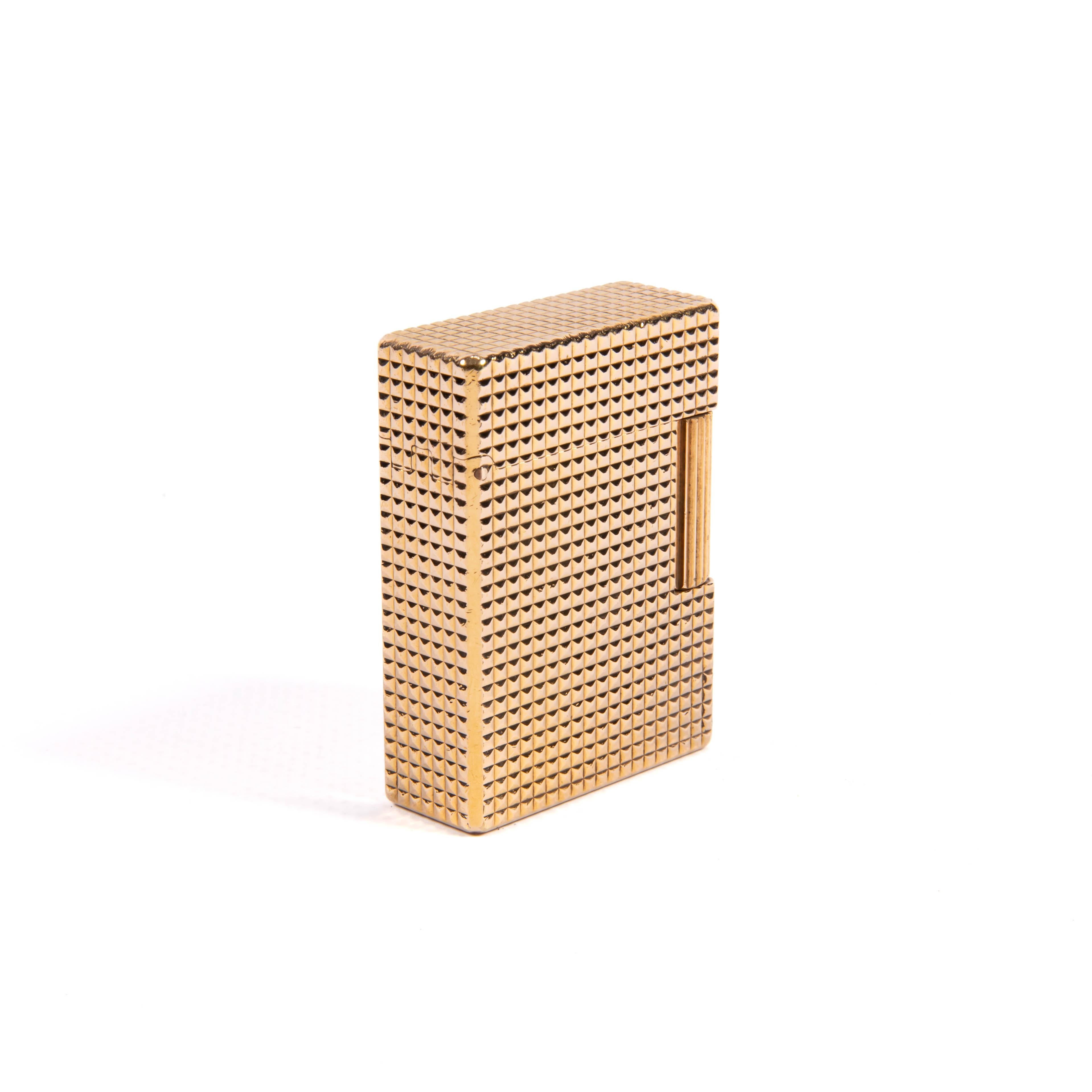 T&T placcato in oro d'epoca DUPONT Ligne 1 BS Piccolo accendino 1960s in vendita 1