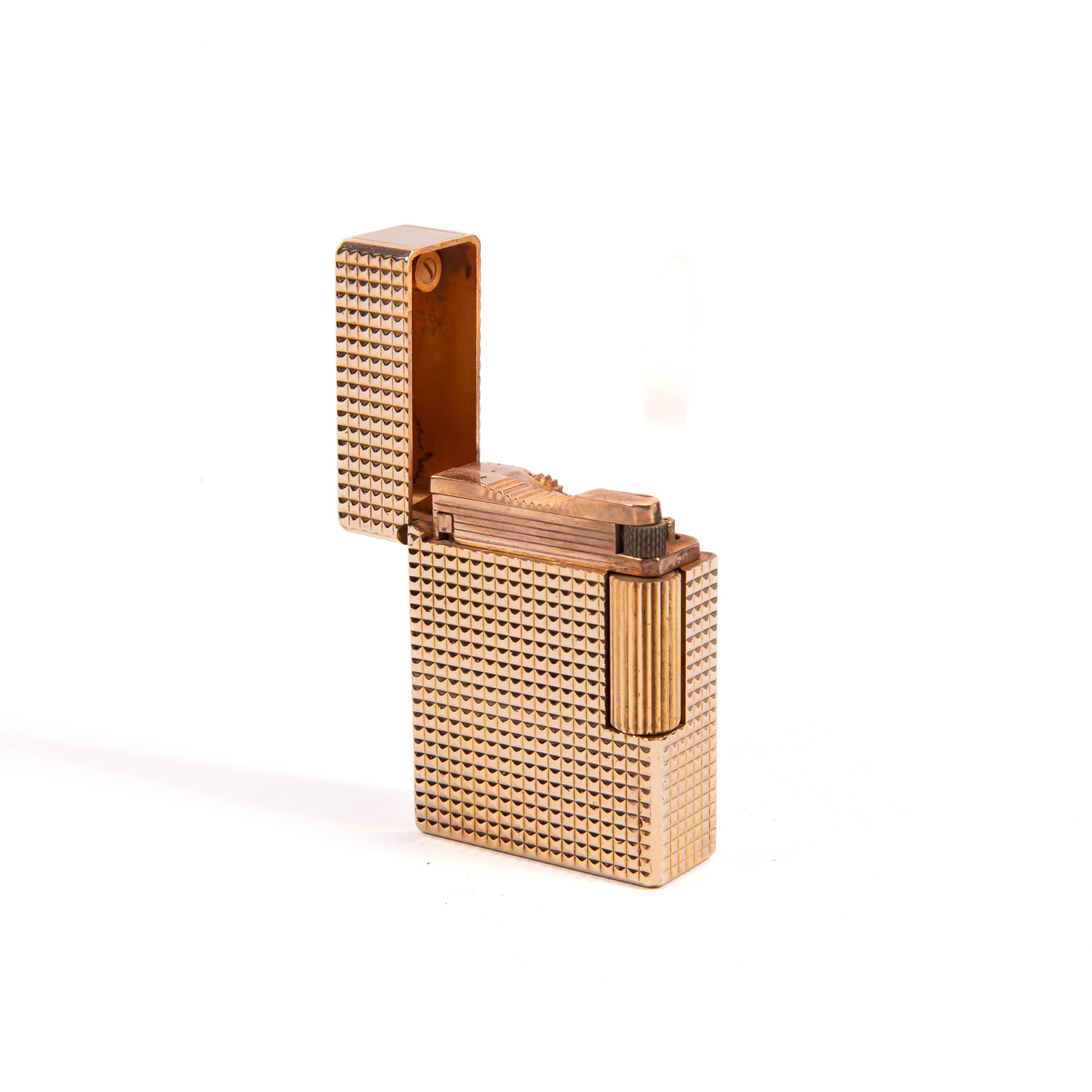 T&T placcato in oro d'epoca DUPONT Ligne 1 BS Piccolo accendino 1960s in vendita 2