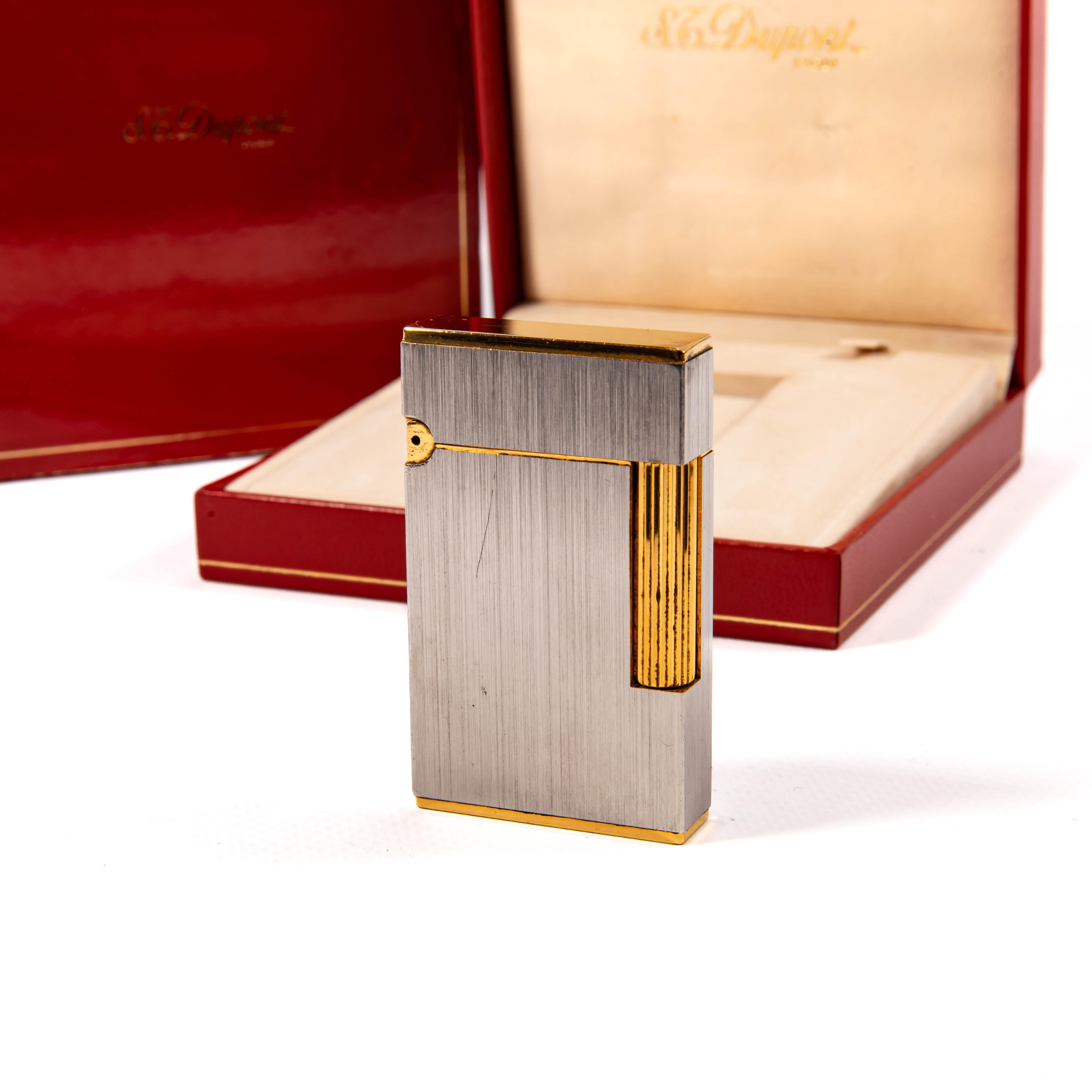 Vintage Gold Plated S.T. DUPONT Ligne 2 Regular Lighter Palladium in Box 1990s In Good Condition For Sale In DELFT, NL