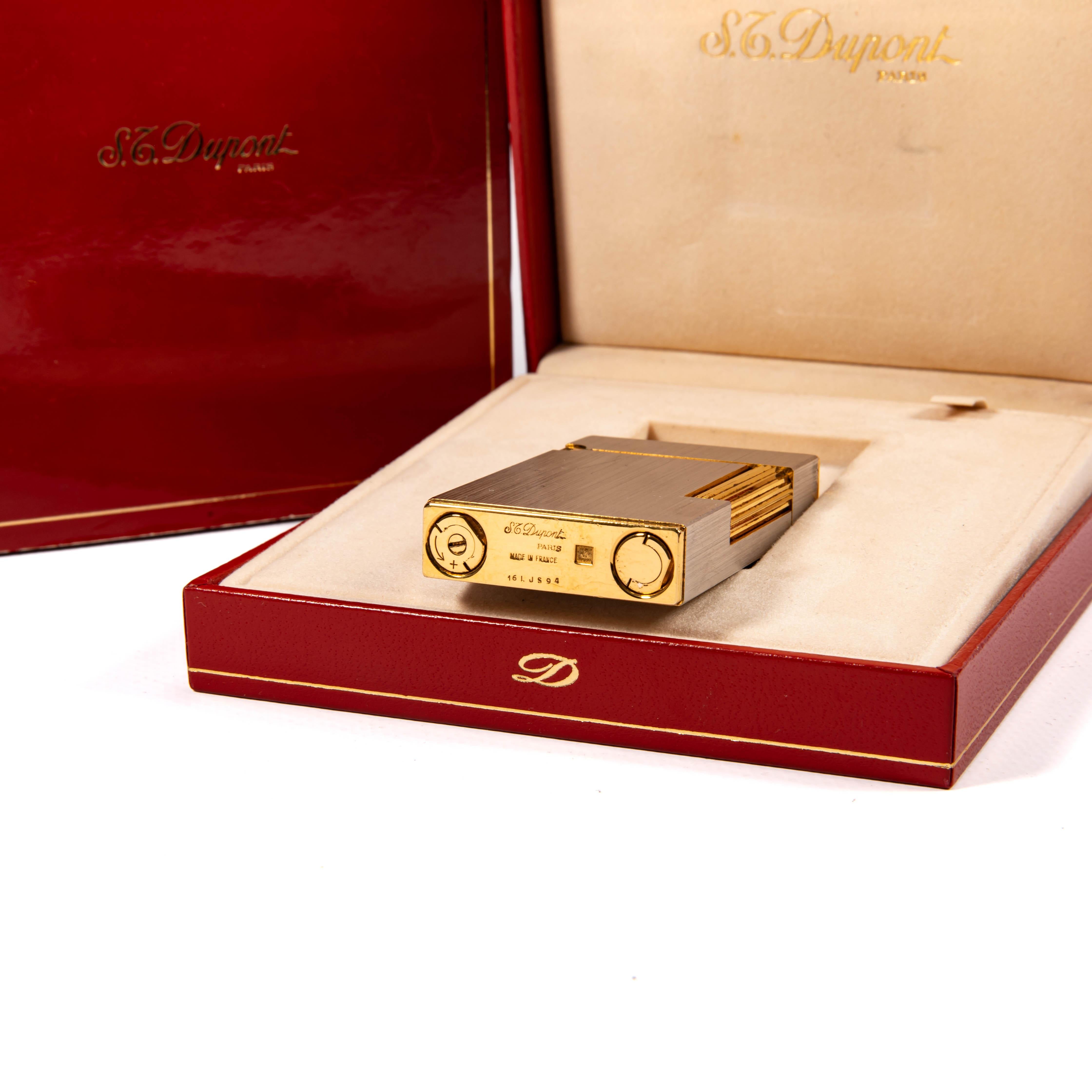 Vintage Gold Plated S.T. DUPONT Ligne 2 Regular Lighter Palladium in Box 1990s For Sale 5