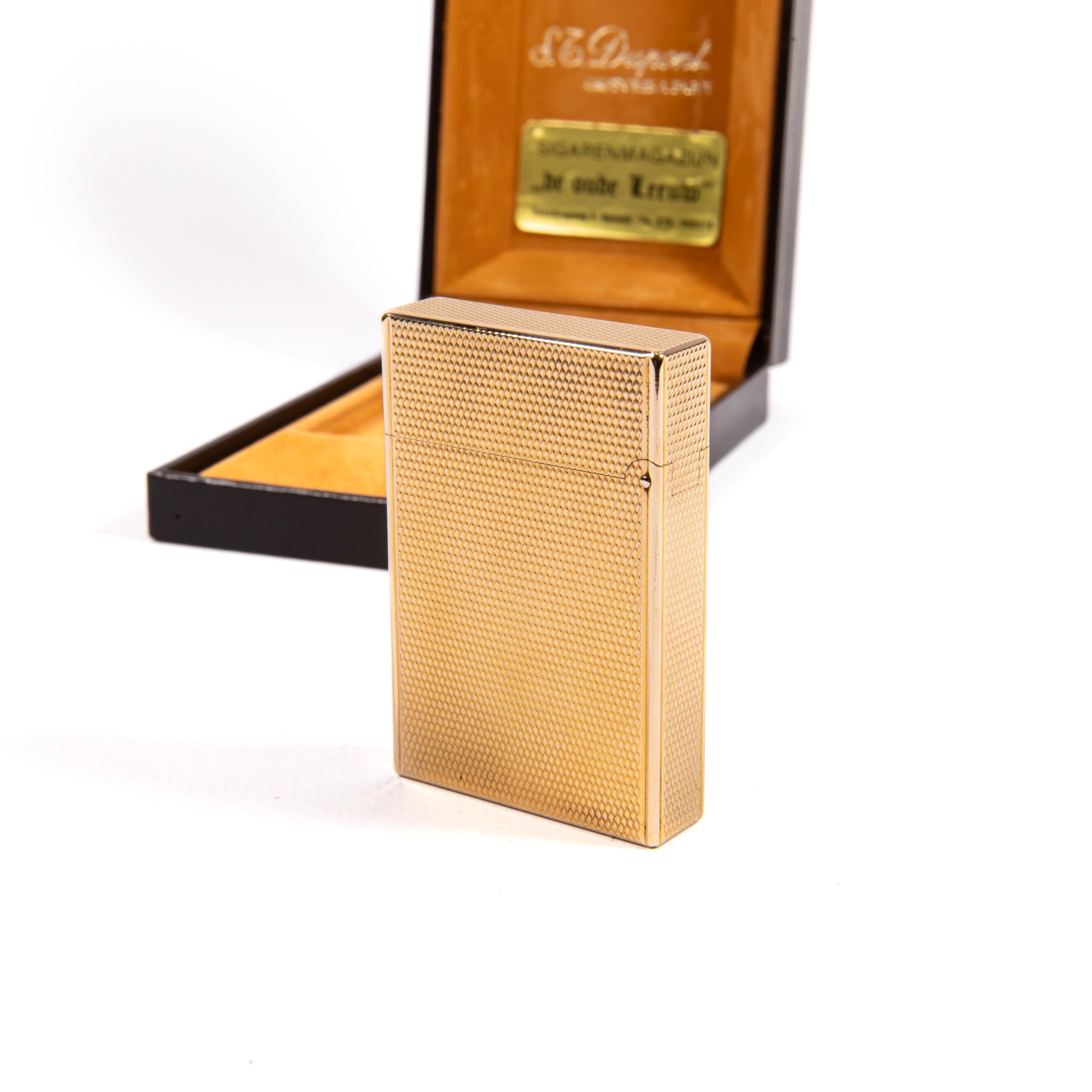 Vintage Gold Plated S.T. DUPONT Ligne 2 Small Lighter in Box 1990 en vente 1