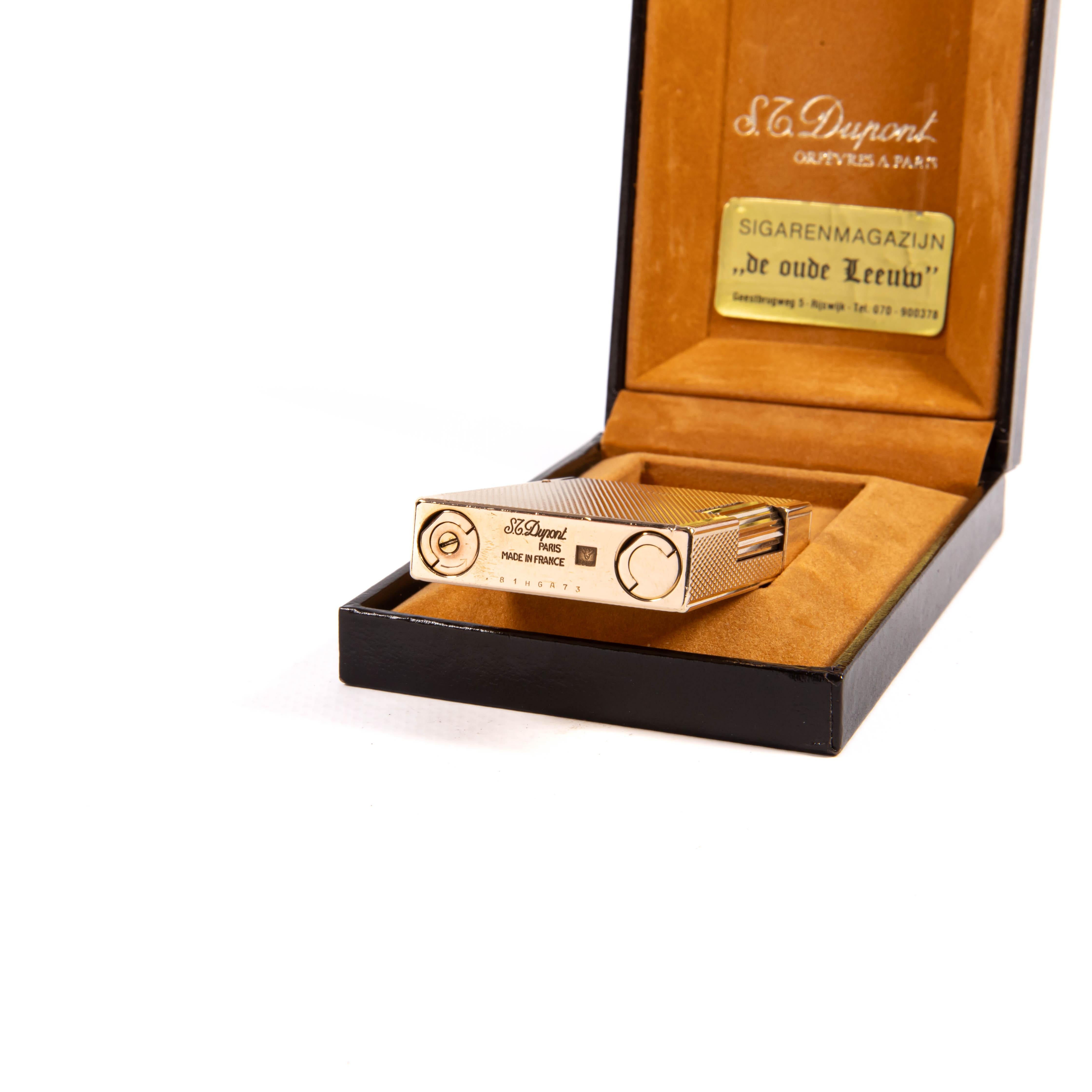 Vintage Gold Plated S.T. DUPONT Ligne 2 Small Lighter in Box 1990 en vente 5