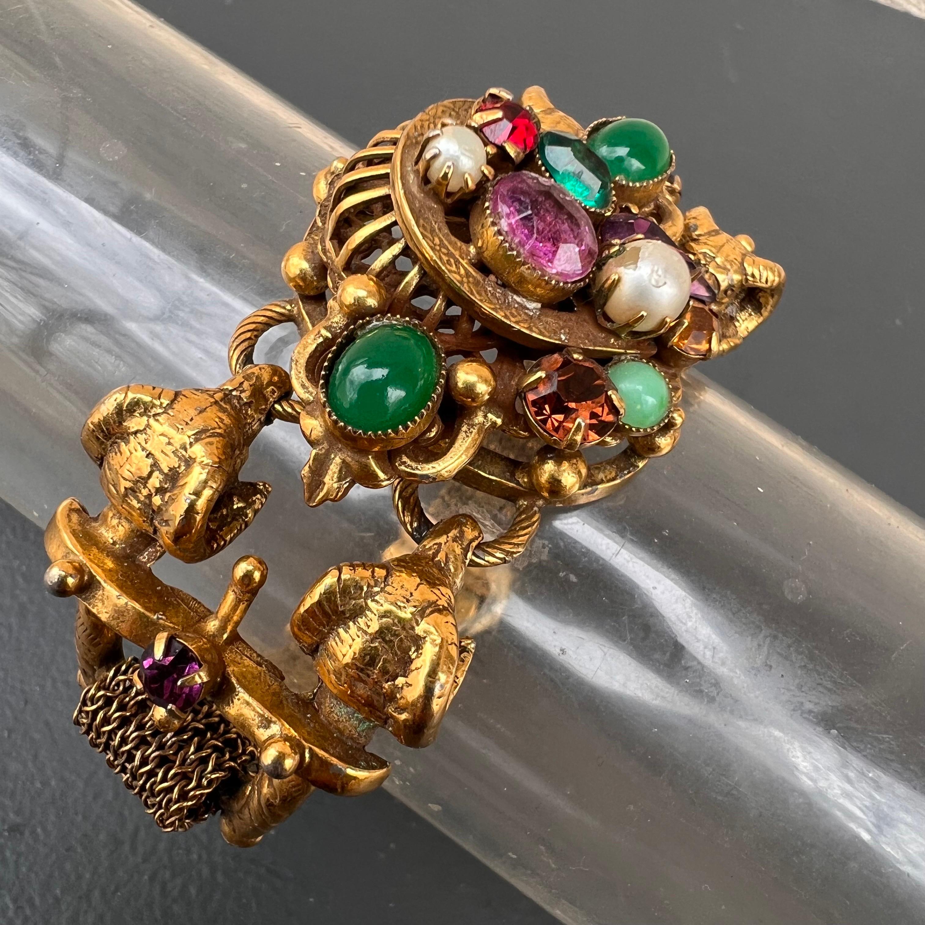 Vintage Gold Plated Unsigned Designer Statement Bracelet with Rams Head For Sale 1