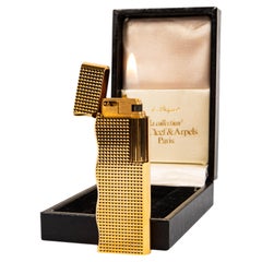 Vintage Vergoldet Van Cleef & Arpels La Collection Feuerzeug in Box 1990s