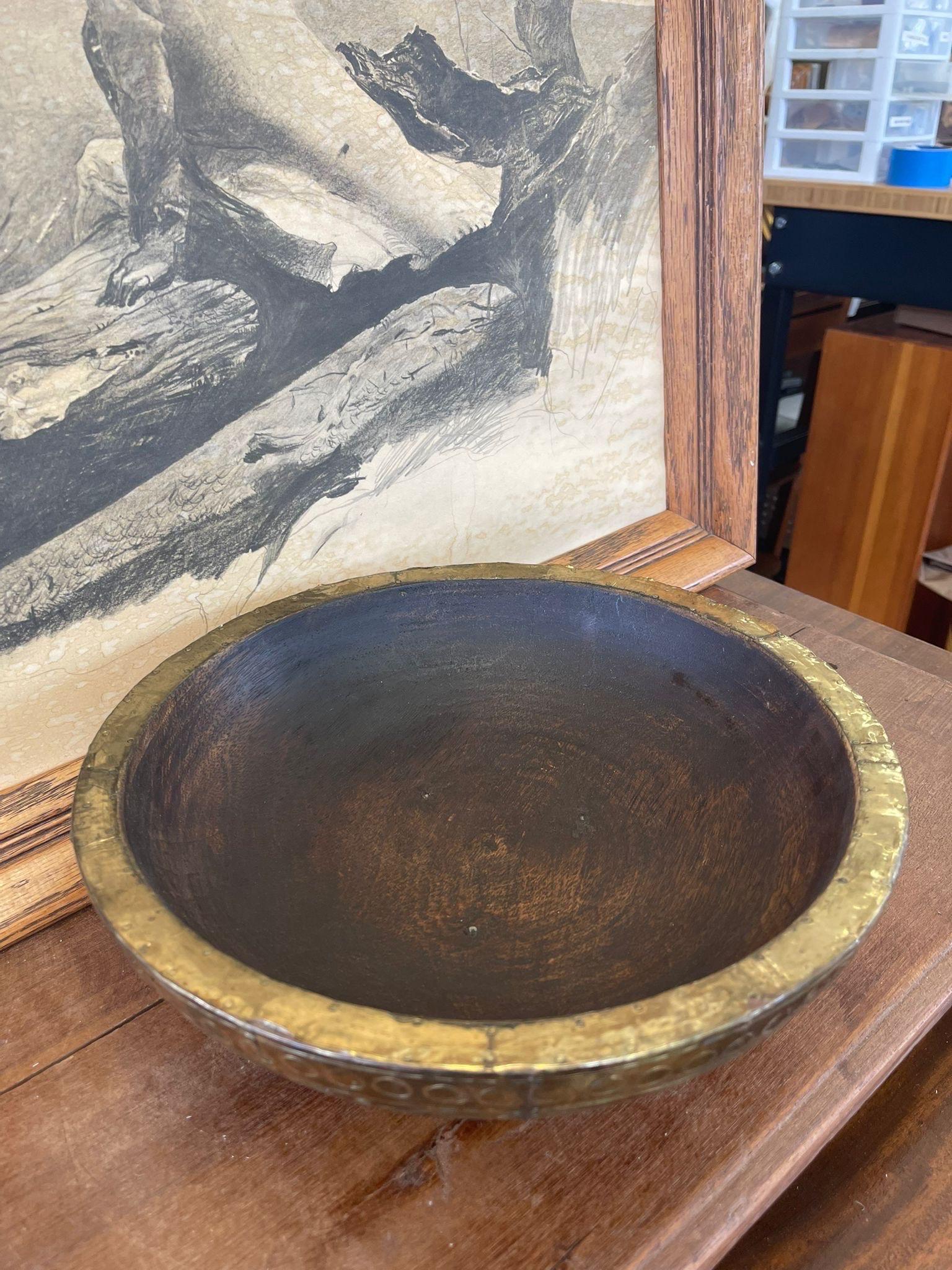 Vintage Gold Plated Wooden Decor Platter Swirl Motif In Good Condition For Sale In Seattle, WA