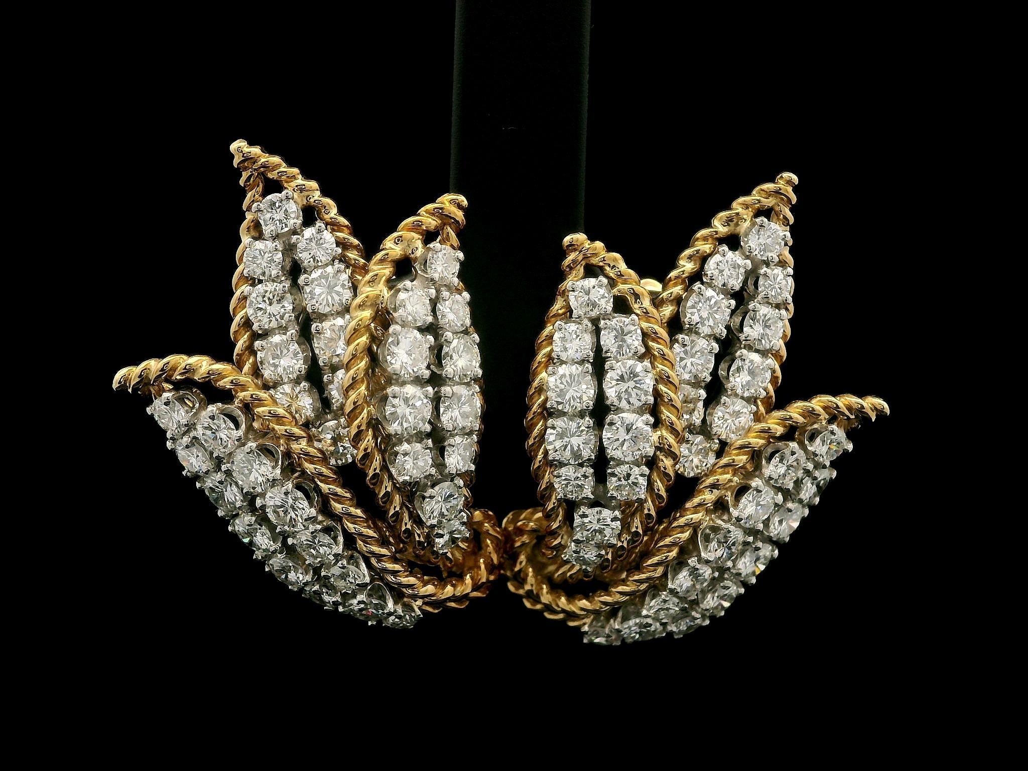 Vintage Gold & Platin 3,15 Karat Diamant-Ohrringe mit gedrehtem Drahtrahmen und geflammtem Blütenblatt im Angebot 1