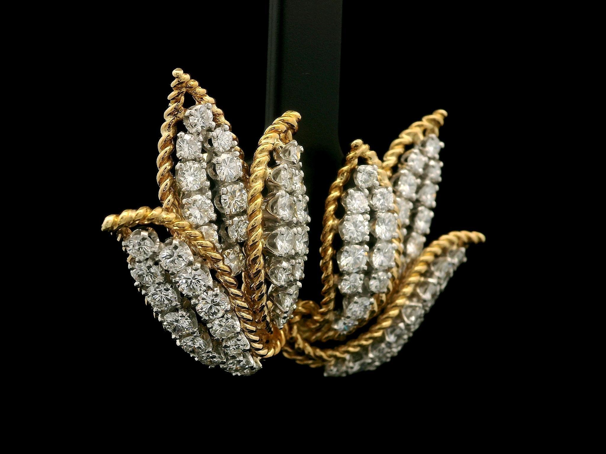 Vintage Gold & Platin 3,15 Karat Diamant-Ohrringe mit gedrehtem Drahtrahmen und geflammtem Blütenblatt im Angebot 2