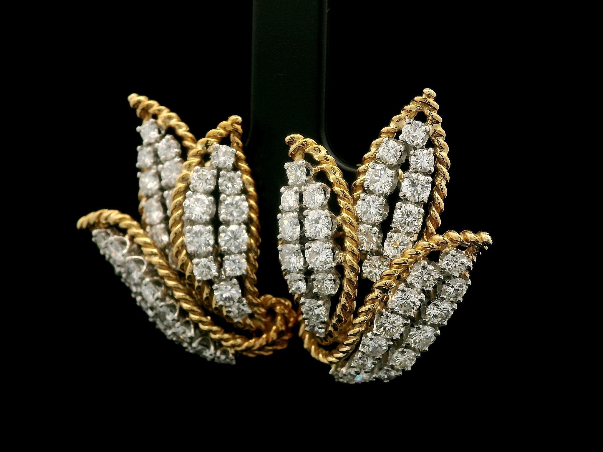 Vintage Gold & Platin 3,15 Karat Diamant-Ohrringe mit gedrehtem Drahtrahmen und geflammtem Blütenblatt im Angebot 3