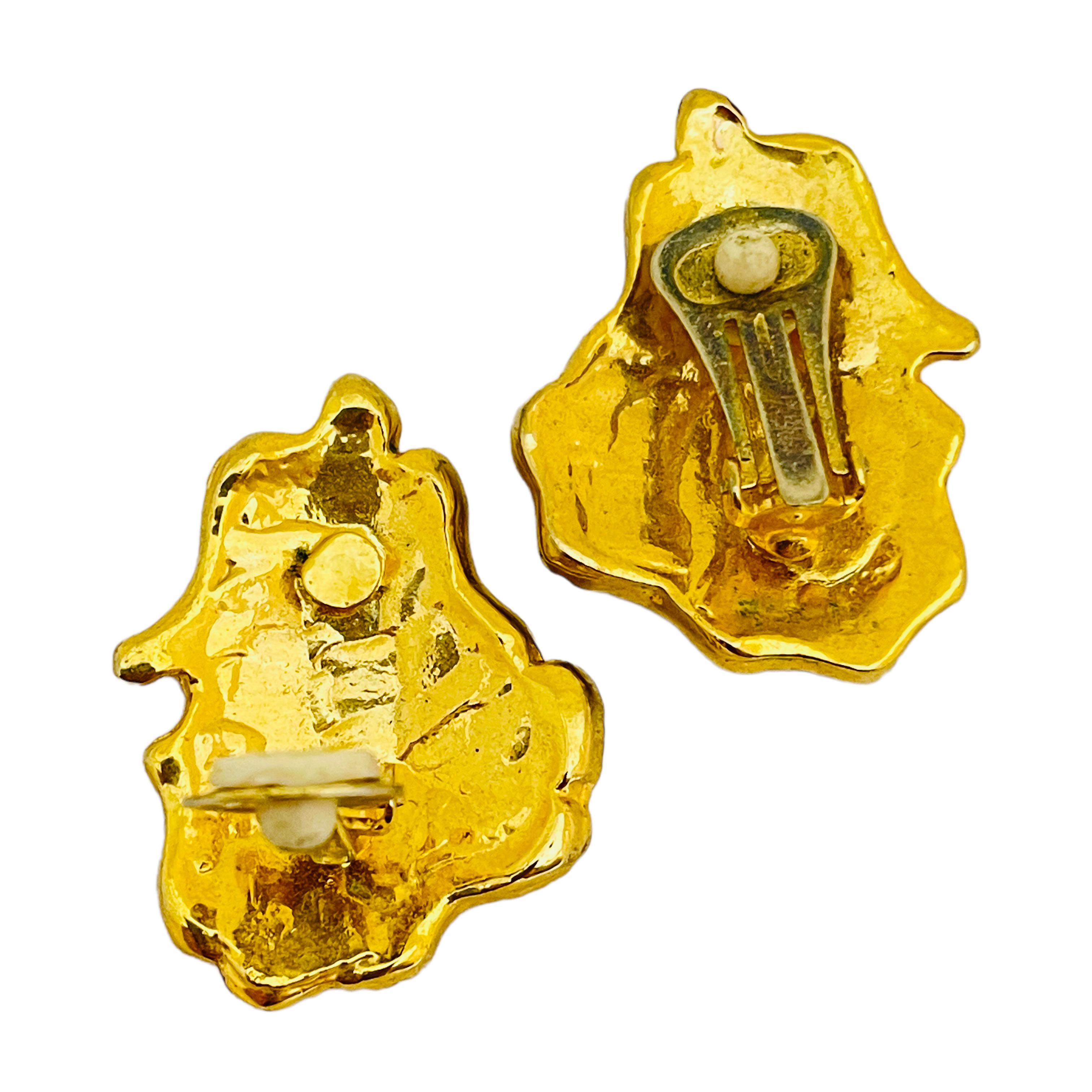 Designer-Laufsteg-Ohrclips aus Gold und violetter Emaille mit Strass im Zustand „Gut“ im Angebot in Palos Hills, IL