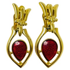 Vintage Goldrote Emaille-Ohrringe mit Designer-Clip an Ohrringen