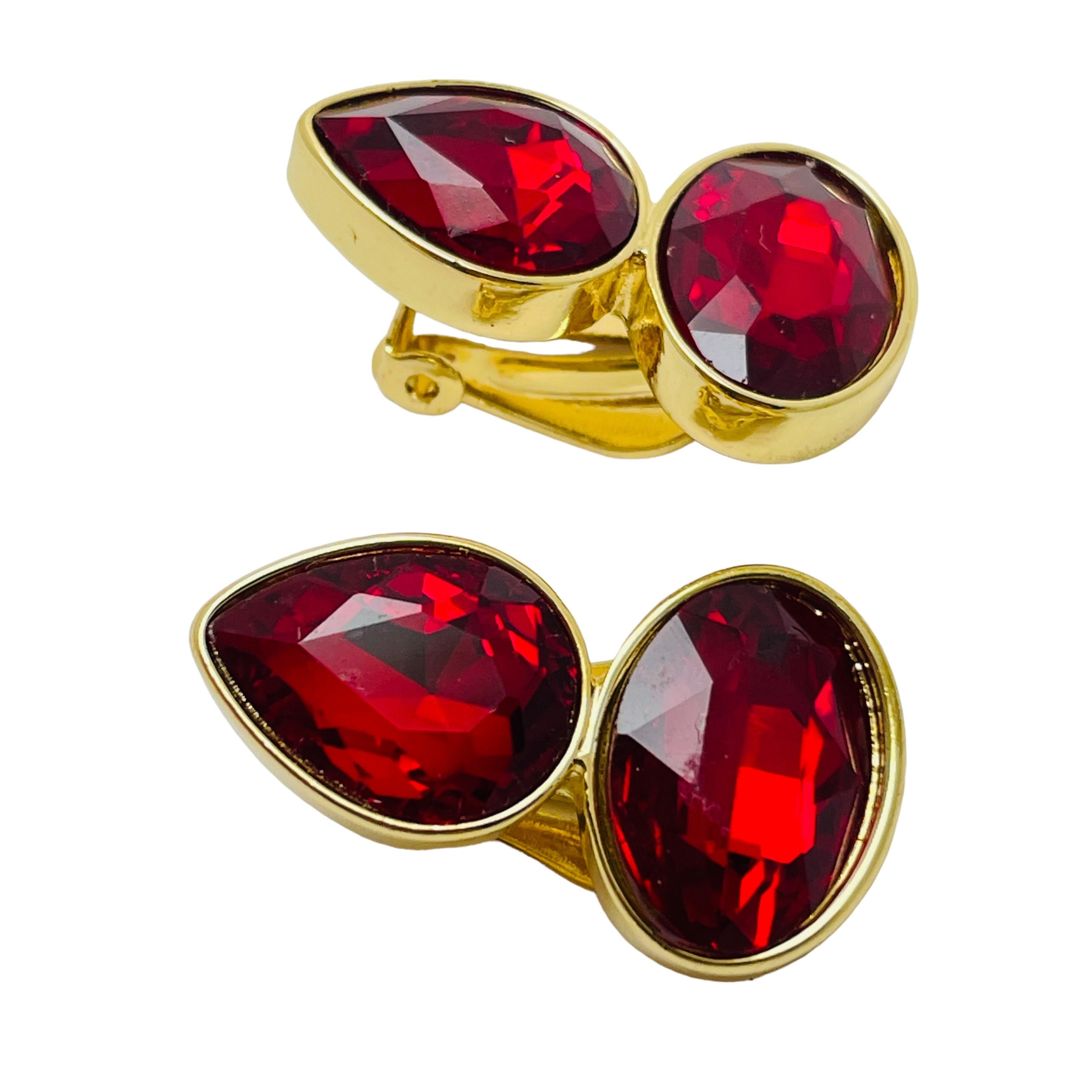 Femenino o masculino Pendientes de clip de diseñador de pasarela de cristal rojo dorado vintage en venta