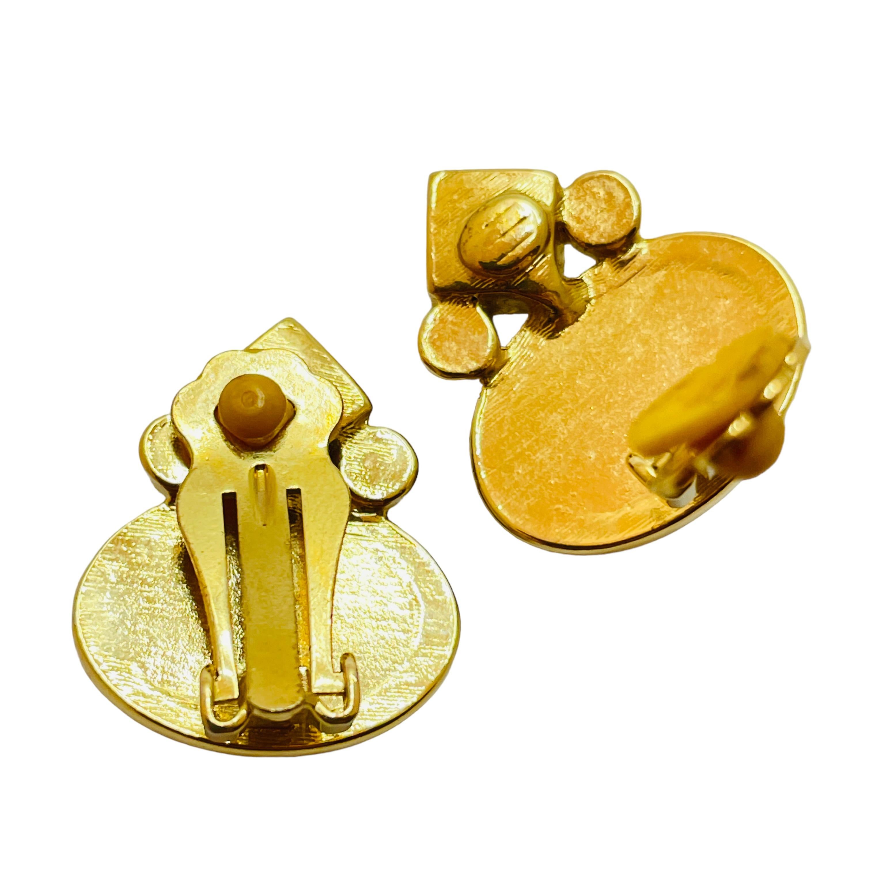 Women's or Men's Vintage gold rhinestone clip on designer earrings For Sale