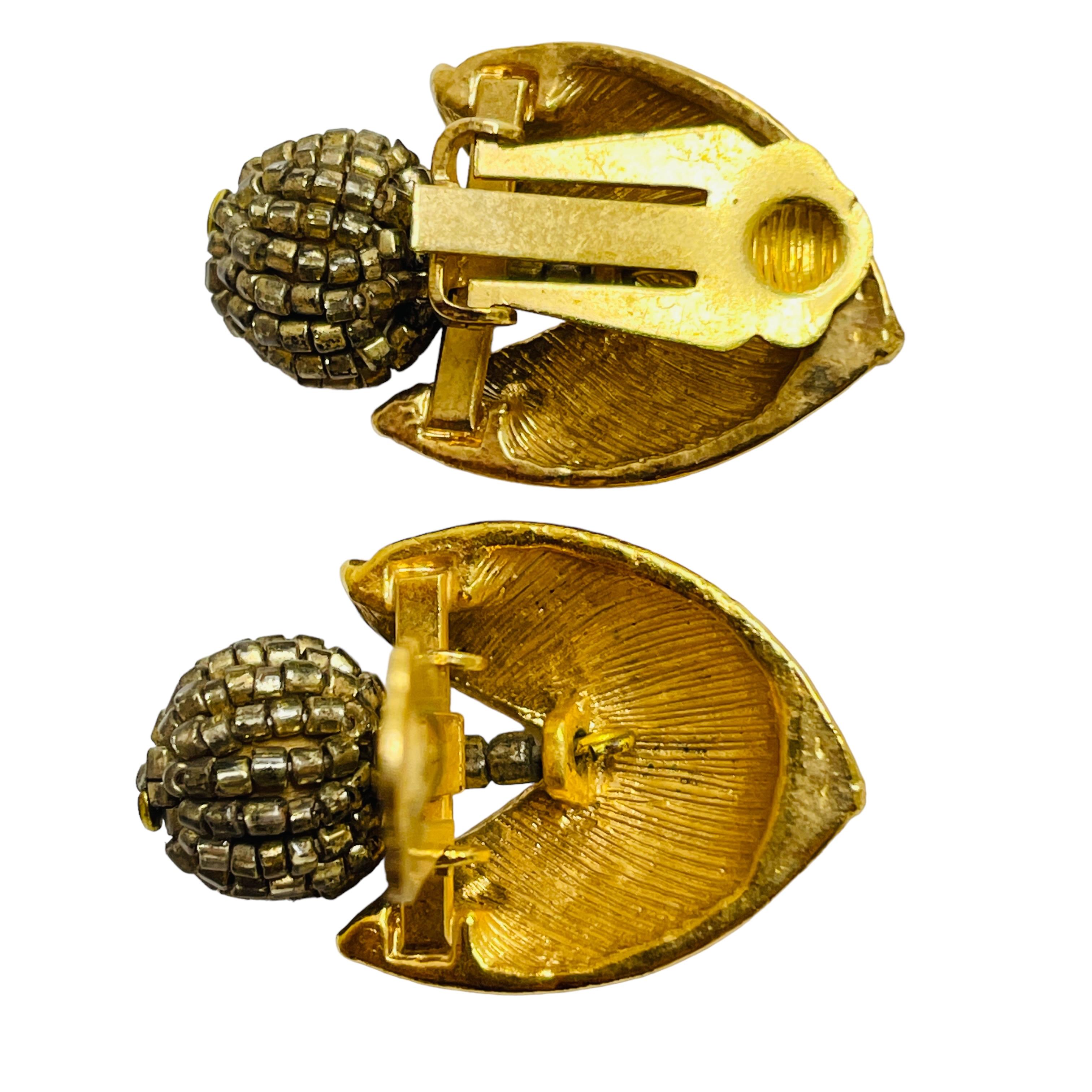 Orecchini a clip di design con strass d'oro d'epoca In condizioni buone in vendita a Palos Hills, IL