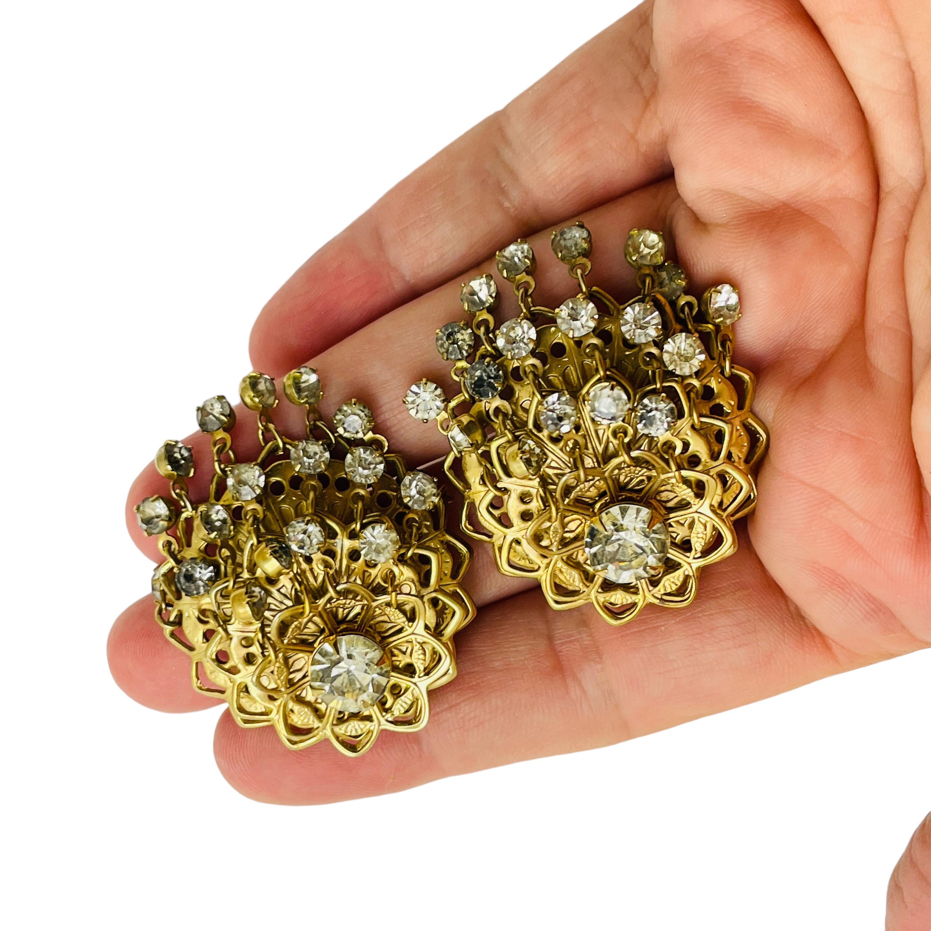 Donna Orecchini a clip di design con strass d'oro d'epoca in vendita