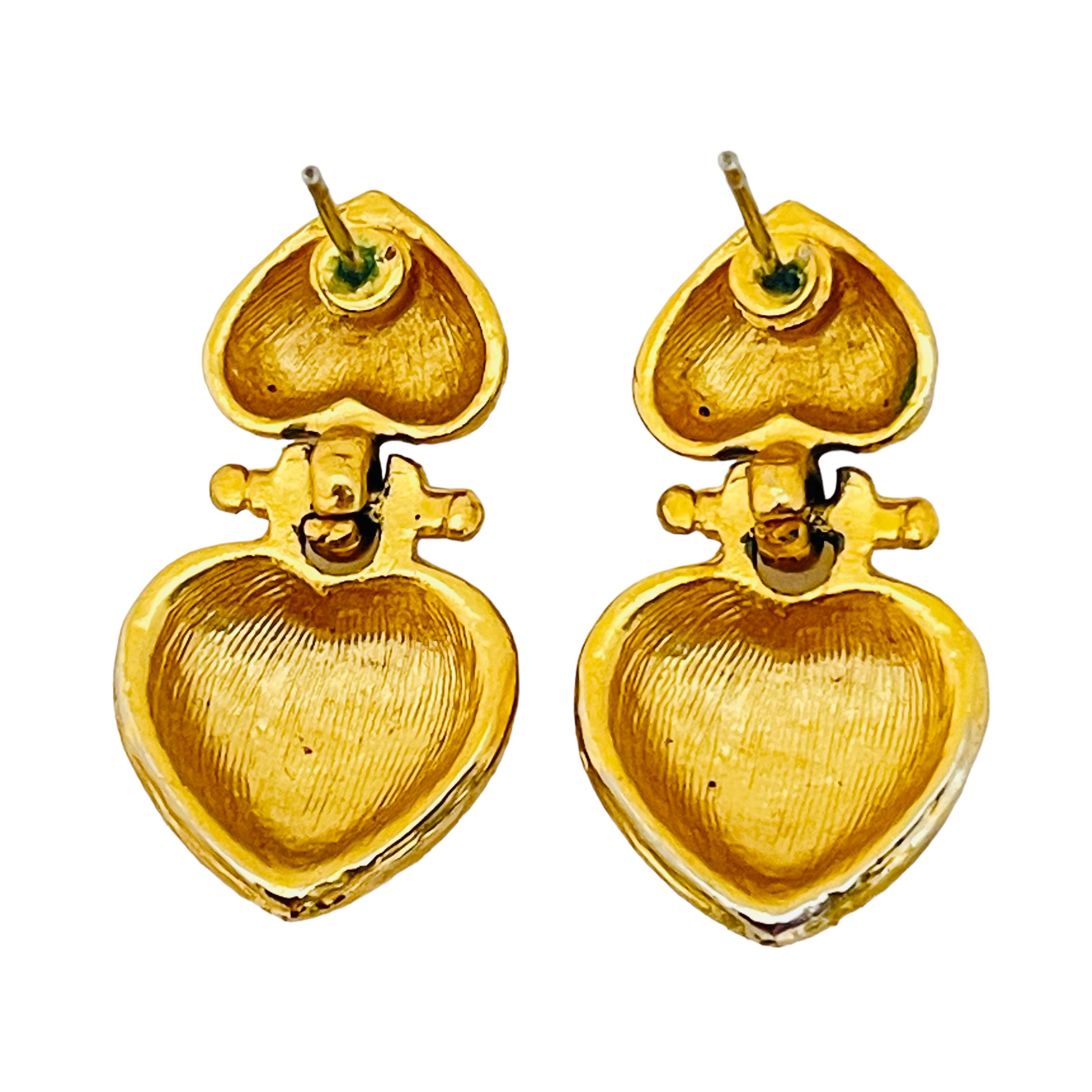 Vintage gold rhinestone dangle hearts designer runway earrings  In Excellent Condition For Sale In Palos Hills, IL