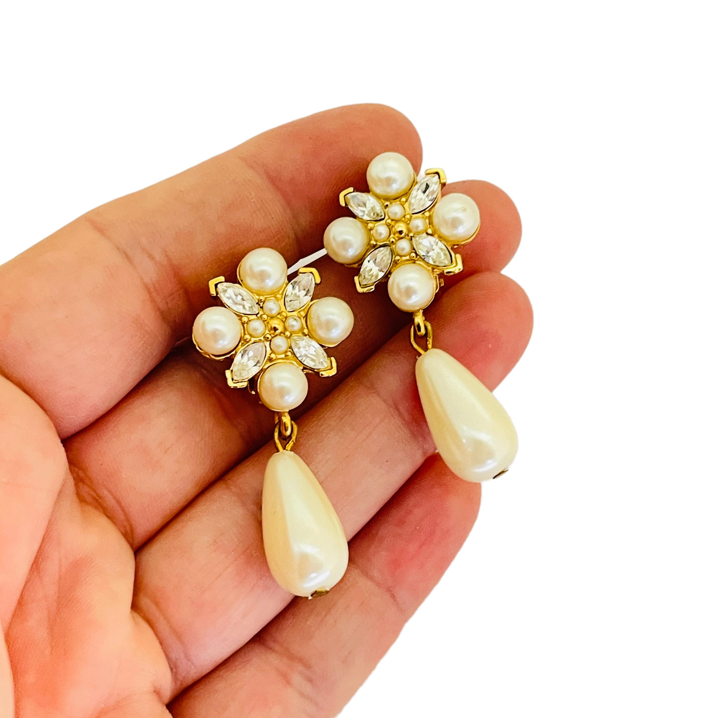 Women's or Men's Vintage gold rhinestone dangle pearl designer runway clip on earrings For Sale