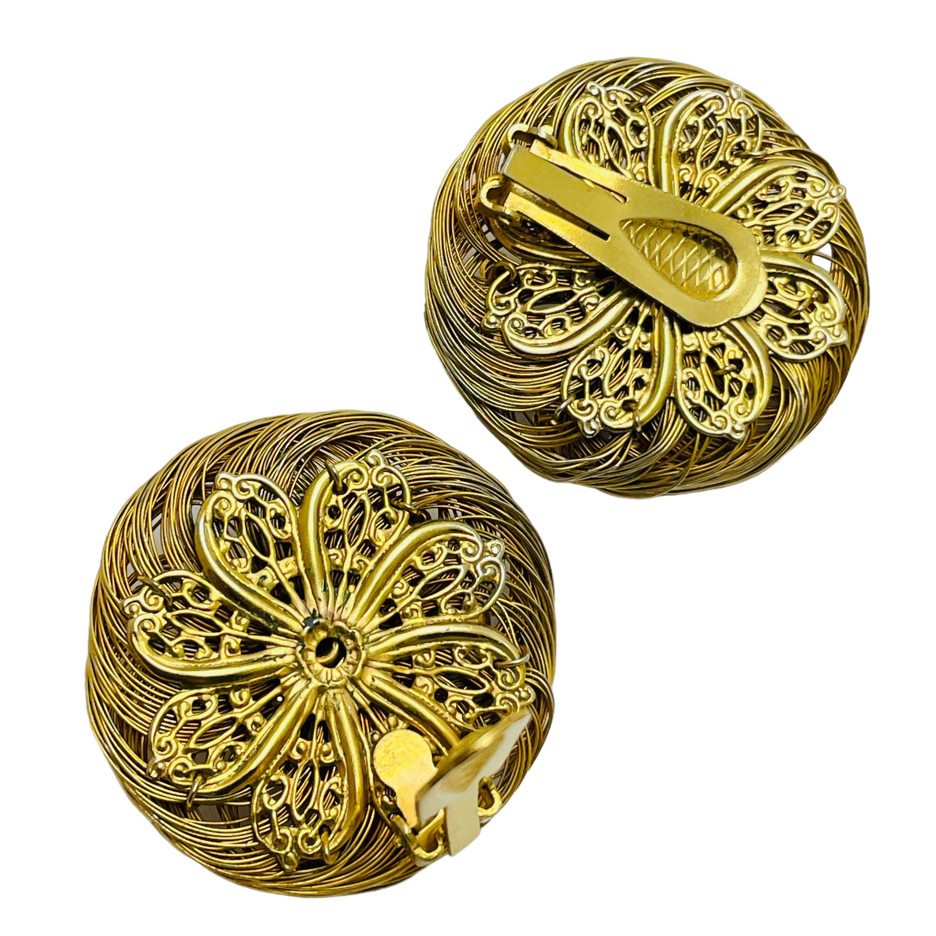 Vintage gold rhinestone designer runway clip on earrings In Good Condition For Sale In Palos Hills, IL