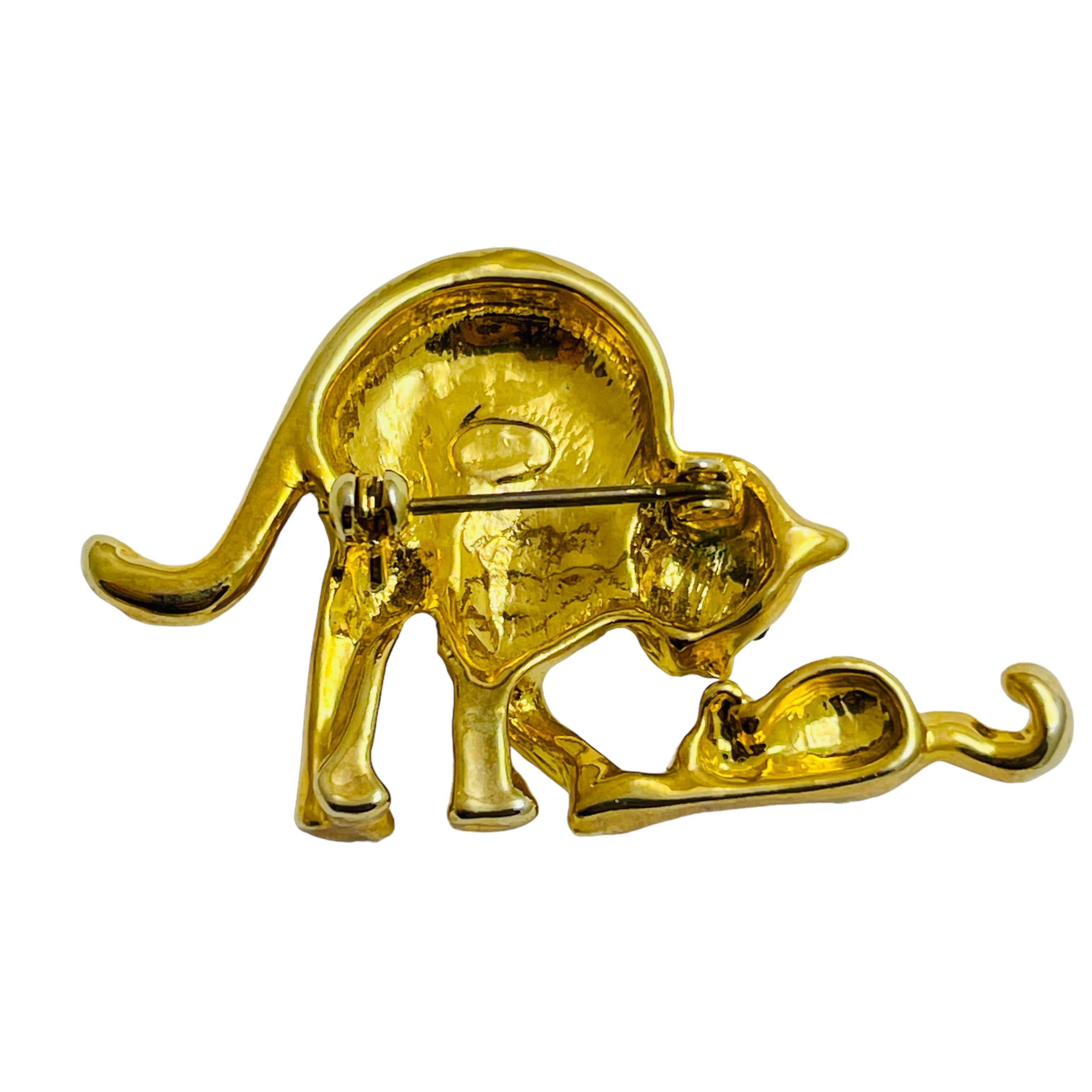 Spilla vintage con strass d'oro e occhi di smeraldo per gatto In condizioni buone in vendita a Palos Hills, IL
