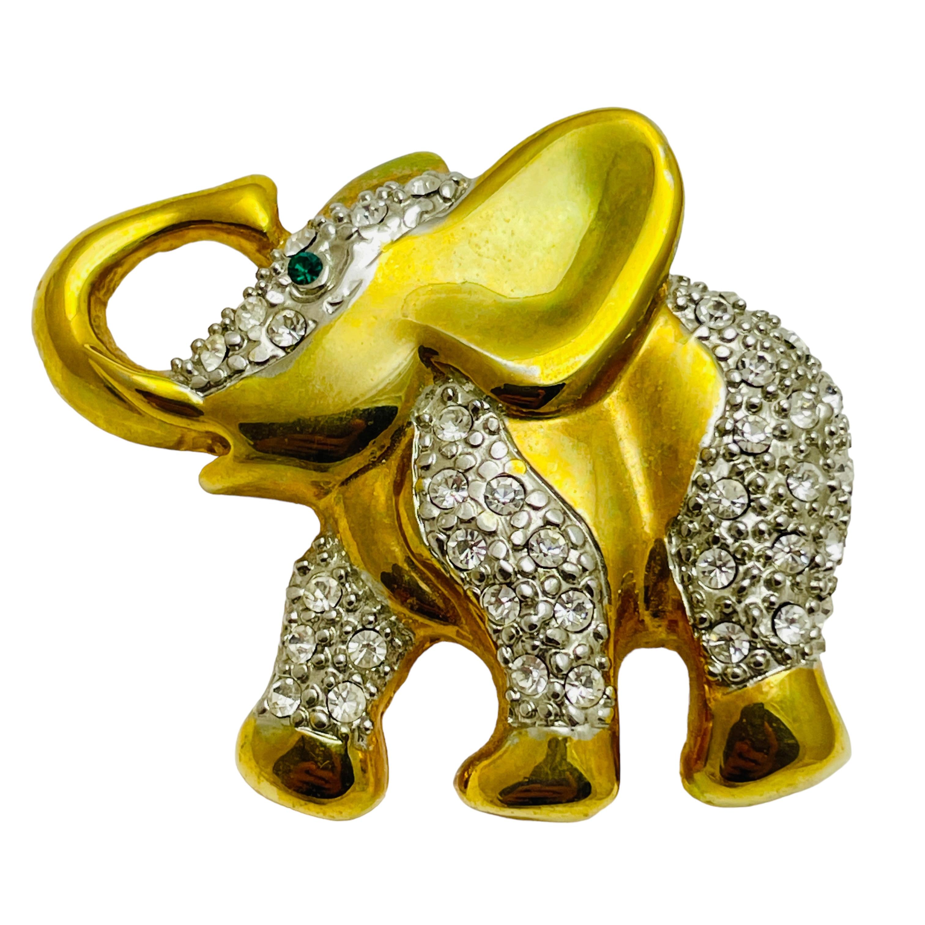 Broche vintage figurative éléphant avec yeux d'émeraude en or et strass