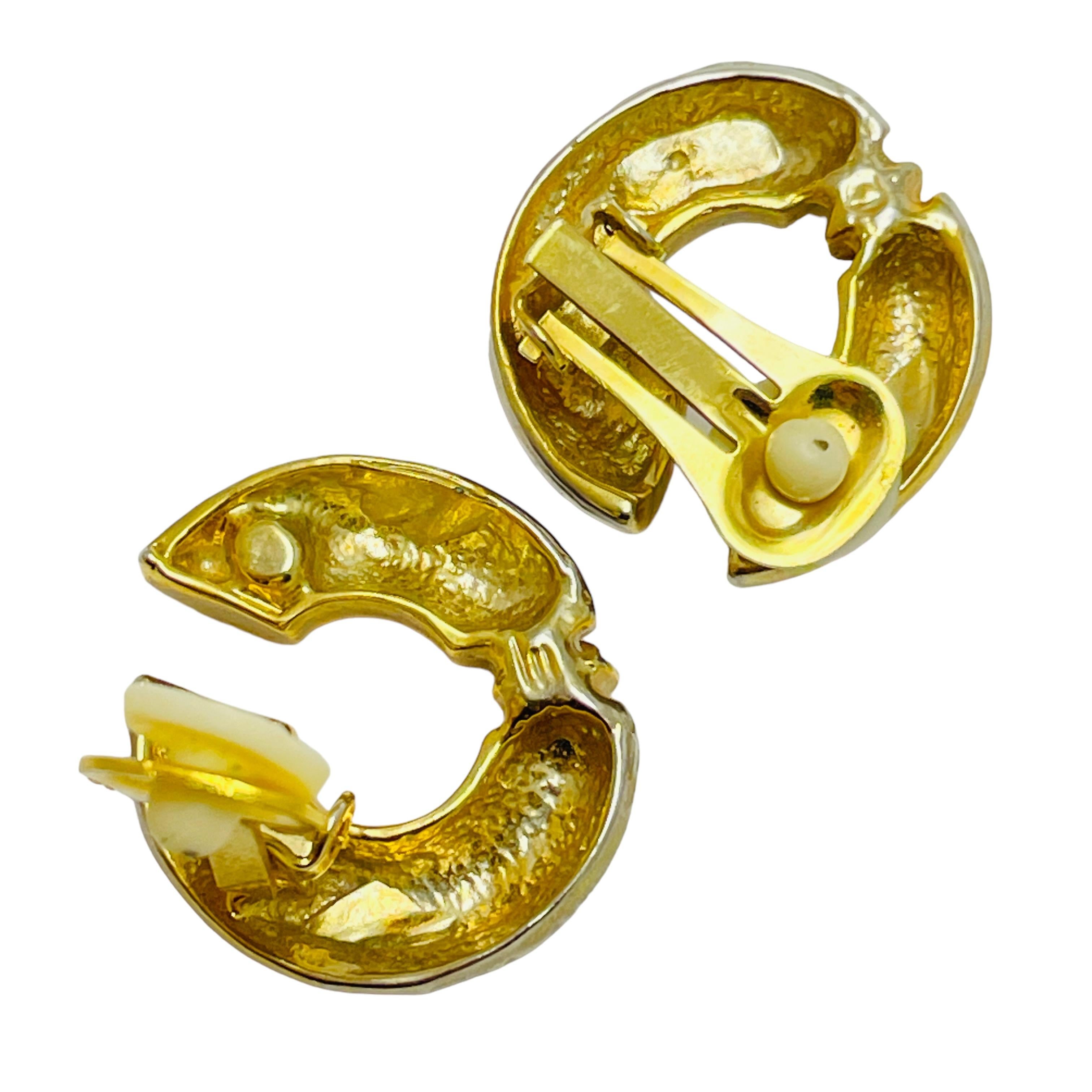 Orecchini d'epoca in oro con strass e smalto In condizioni buone in vendita a Palos Hills, IL