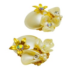 Vintage gold rhinestone pearl designer clip on earrings