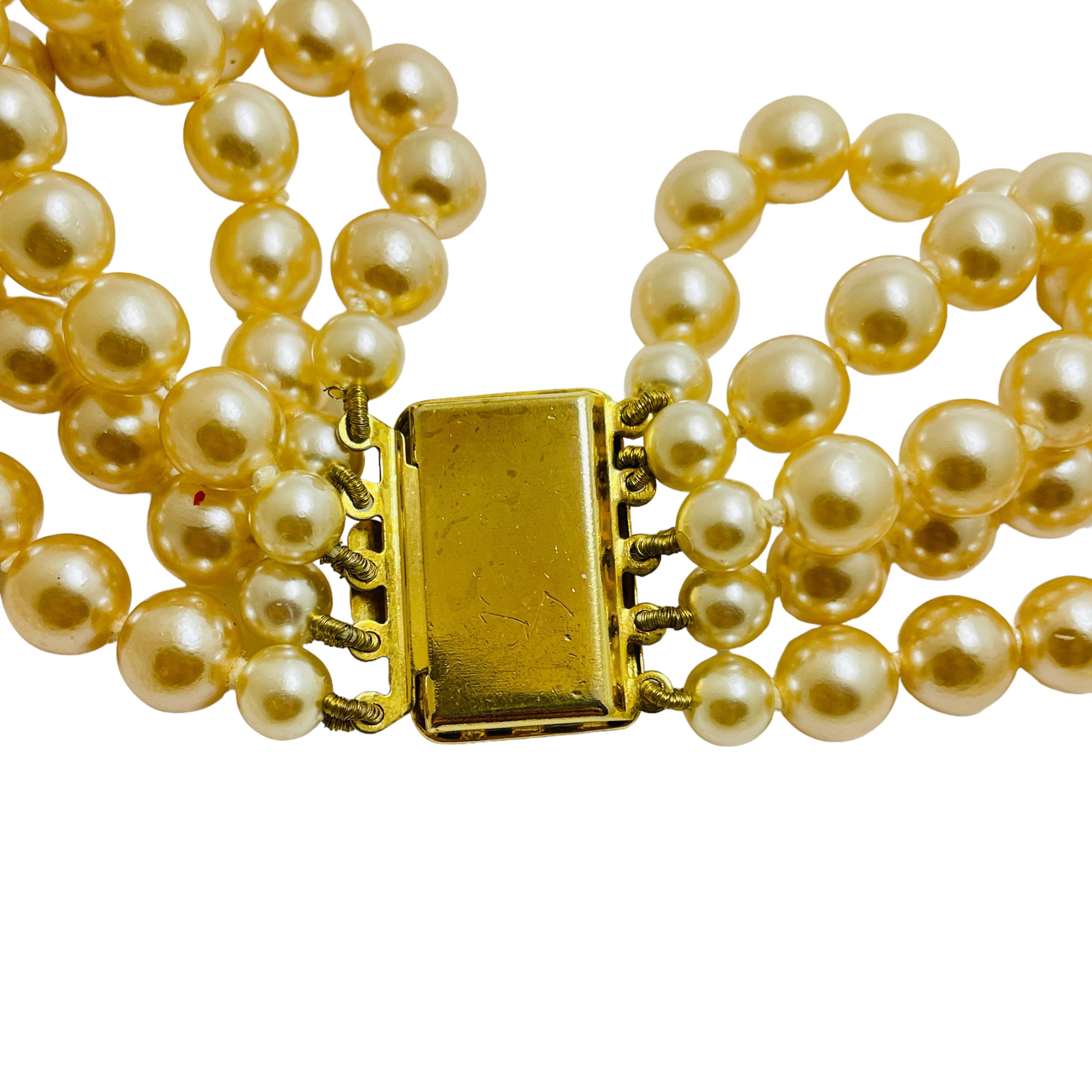 Vintage gold rhinestone pearls designer runway necklace In Good Condition For Sale In Palos Hills, IL