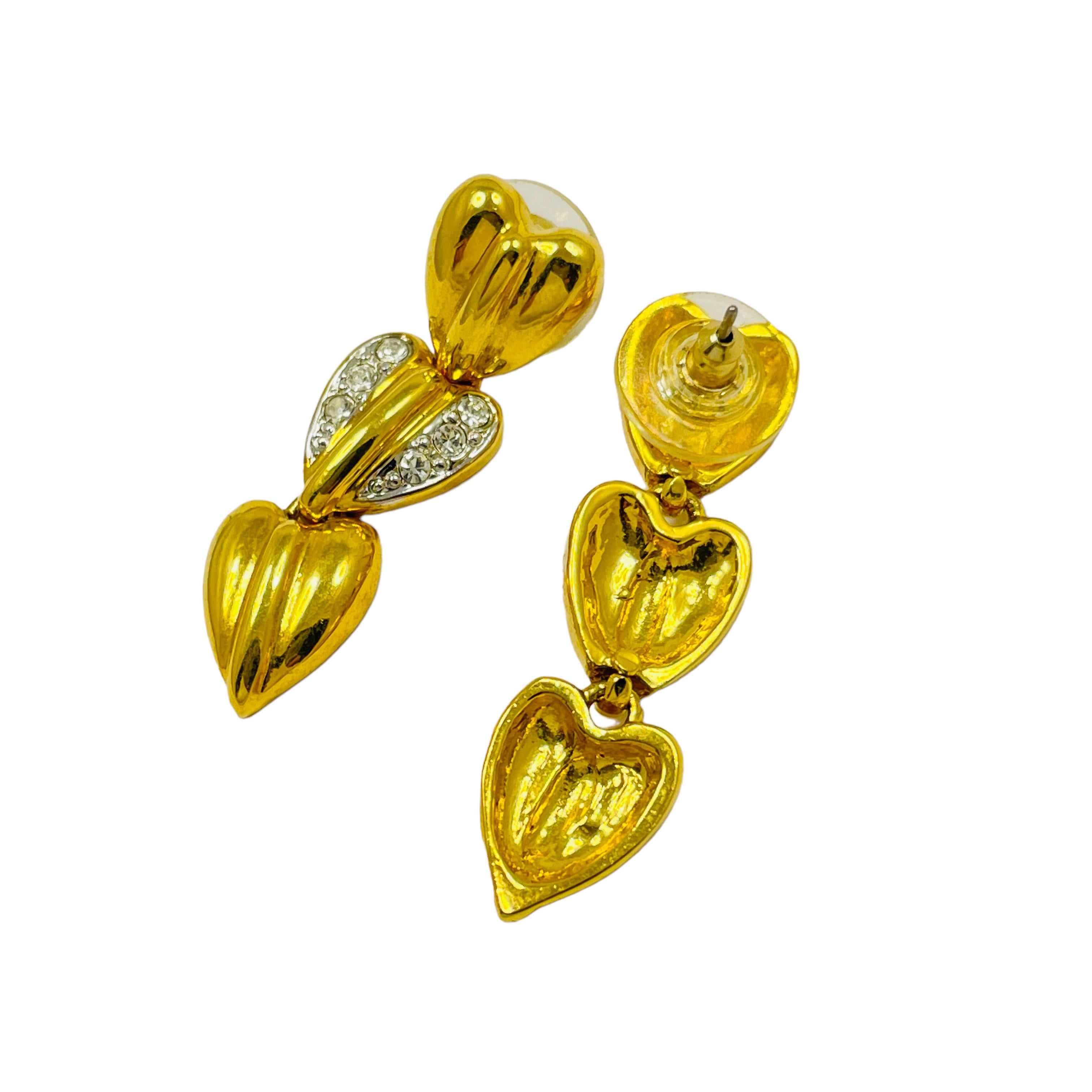 Vintage gold rhinestones dangle hearts designer runway pierced earrings In Good Condition For Sale In Palos Hills, IL