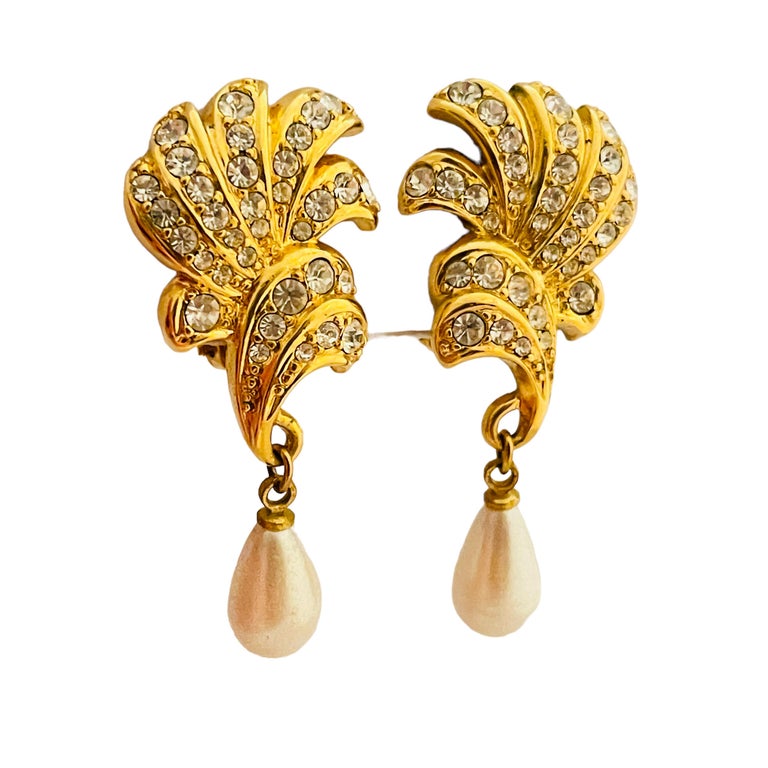 Vintage gold rhinestones dangle pearl designer runway clip on earrings