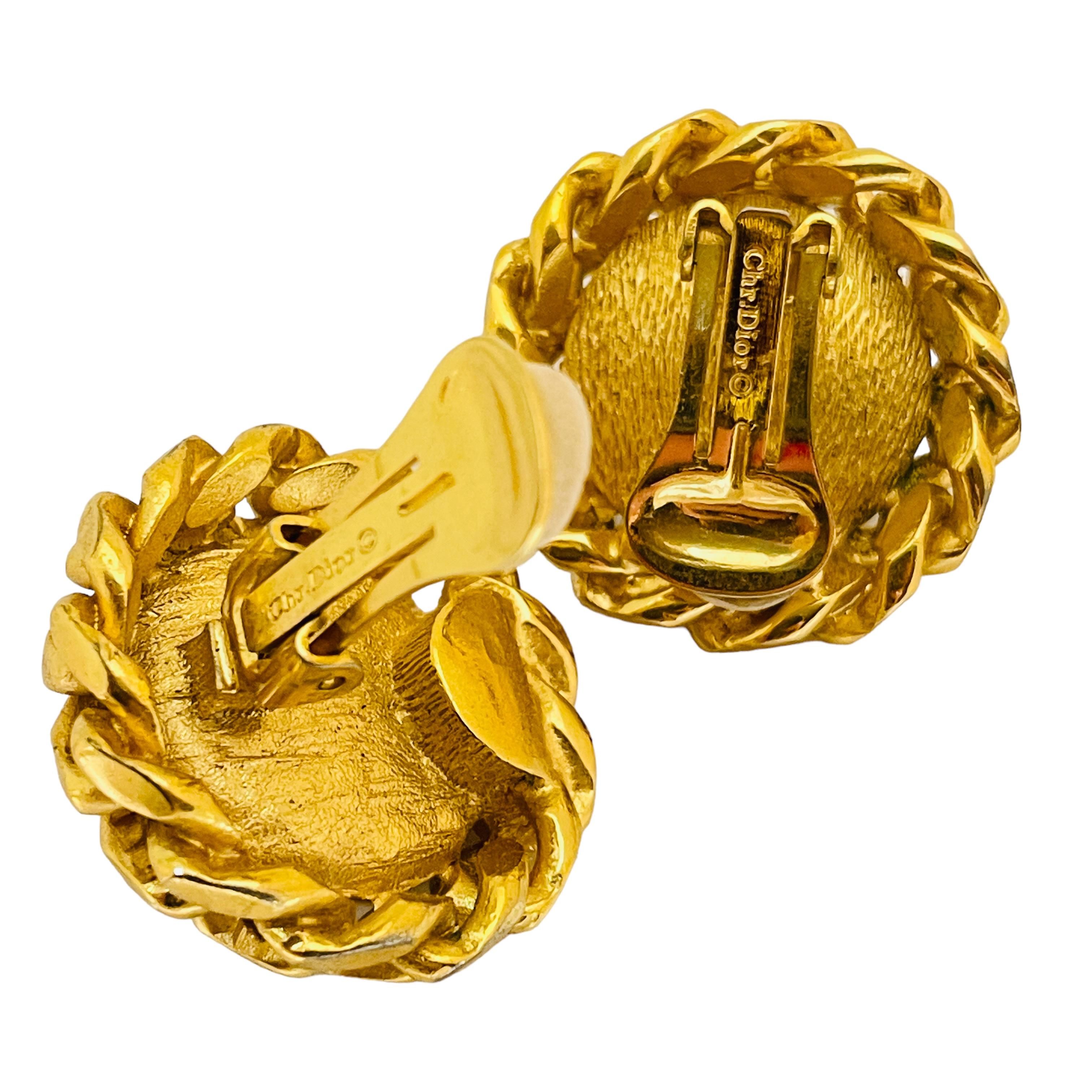 CHRISTIAN DIOR signed vintage gold pearl designer runway clip on earrings In Good Condition For Sale In Palos Hills, IL
