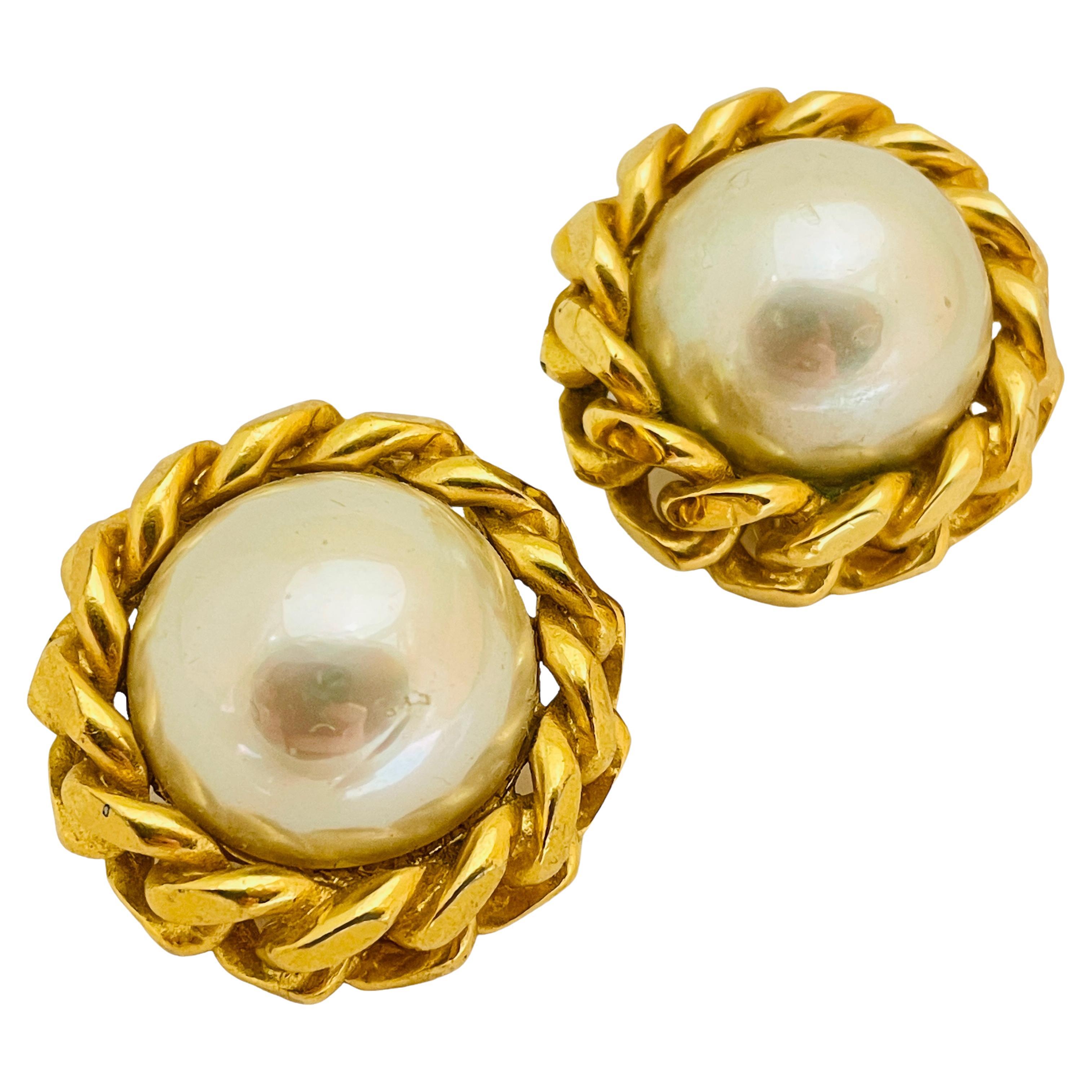 CHRISTIAN DIOR signed vintage gold pearl designer runway clip on earrings For Sale