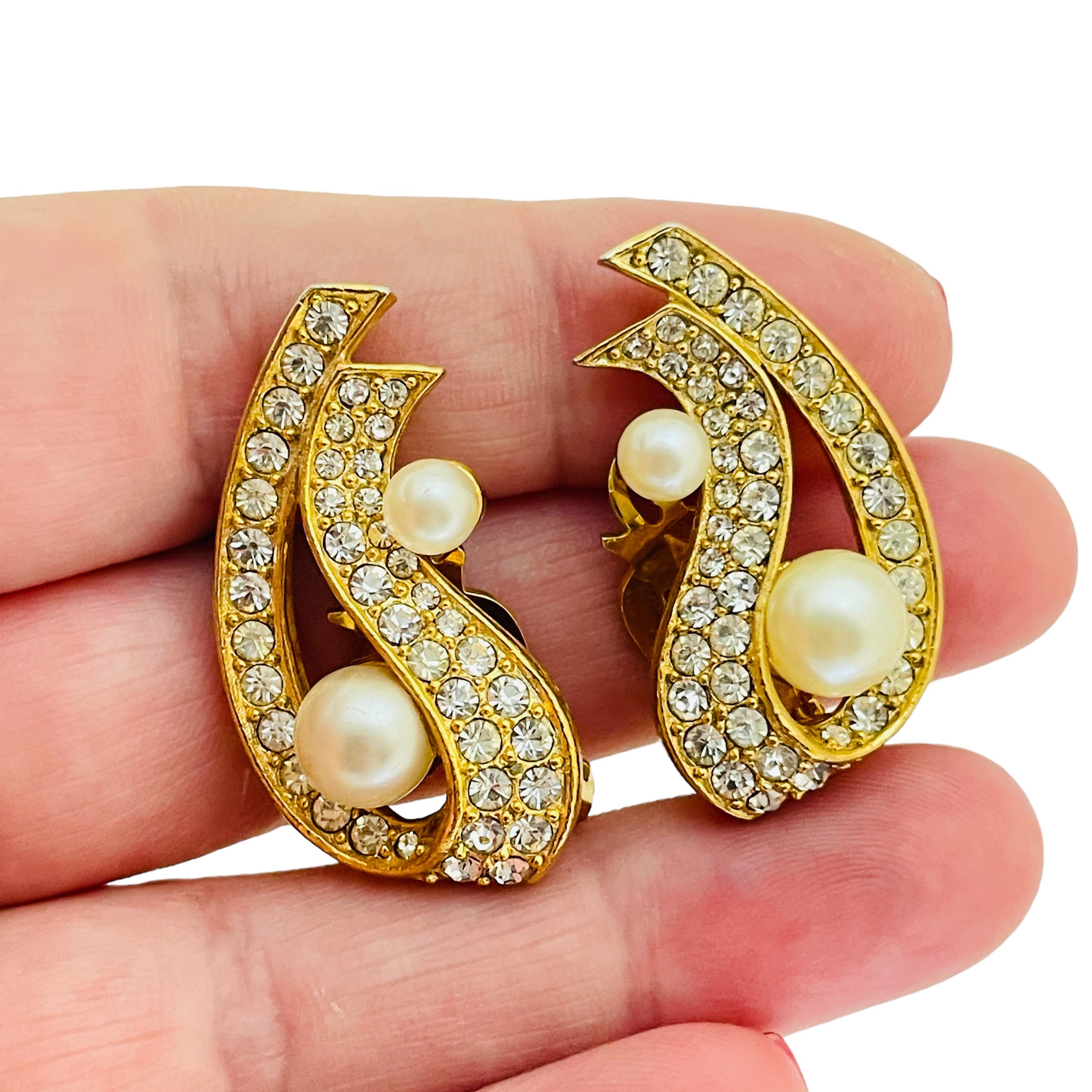 Women's Vintage gold rhinestones pearls designer runway clip on earrings For Sale