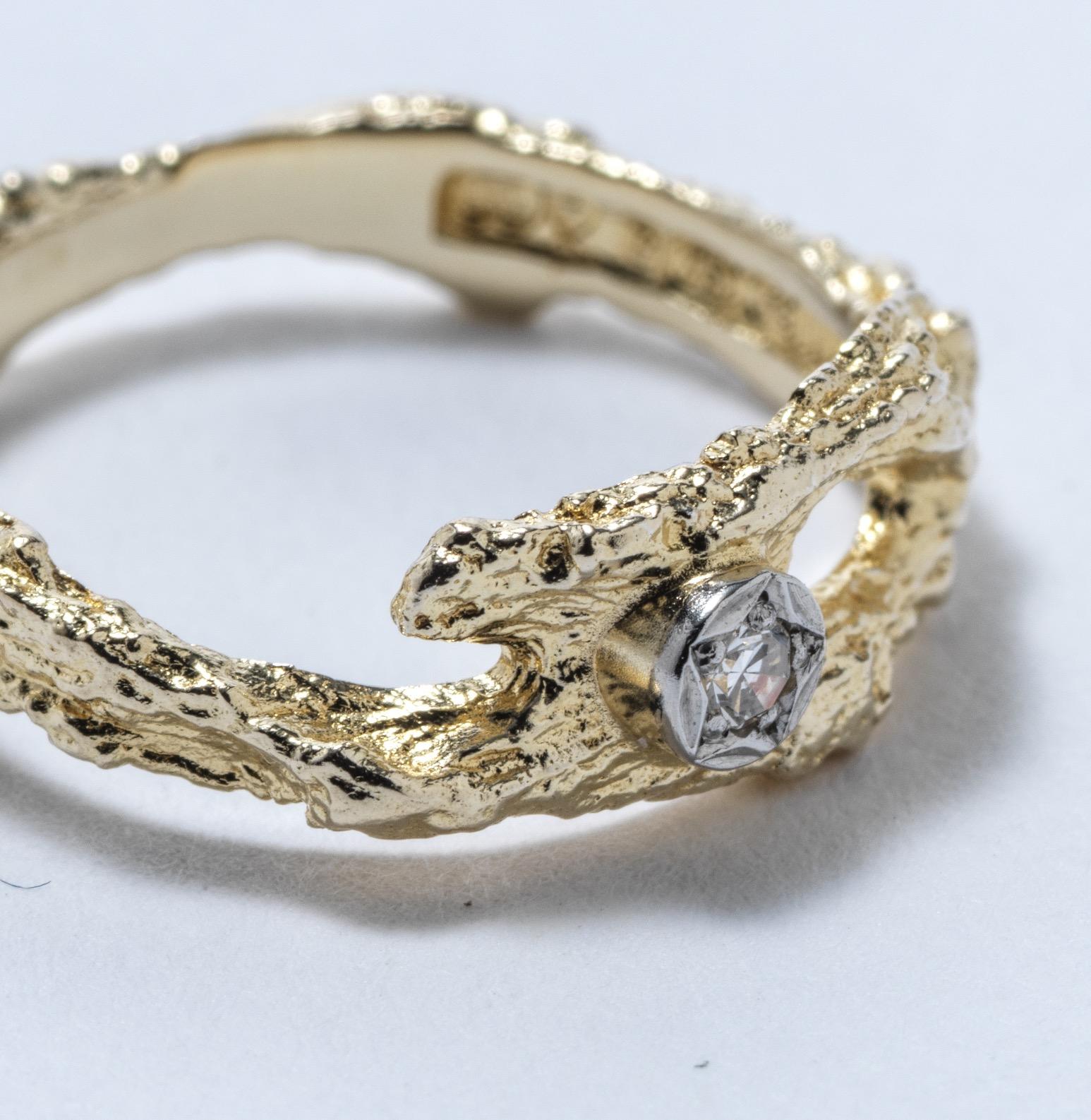 Vintage gold ring 