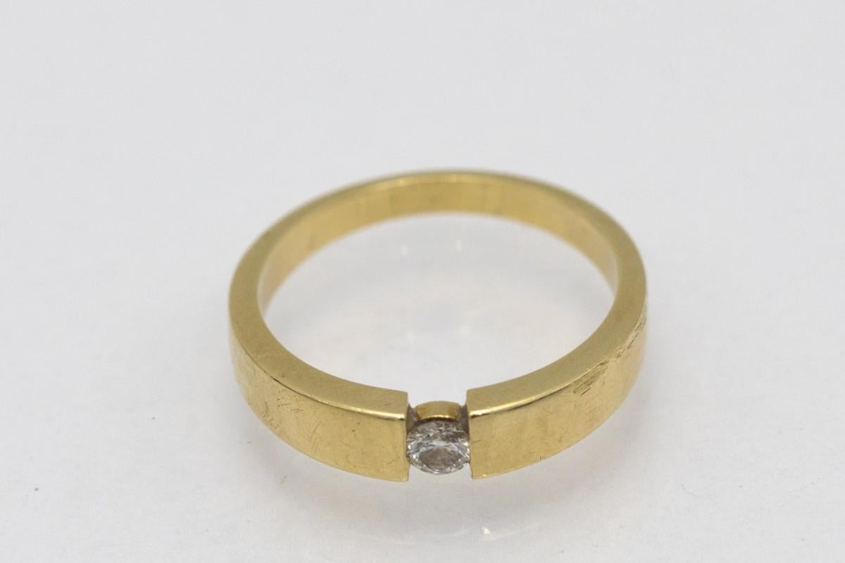 Women's or Men's Vintage gold ring with a 0.15ct diamond. For Sale