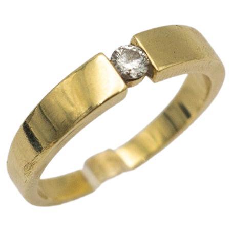 Vintage gold ring with a 0.15ct diamond. For Sale