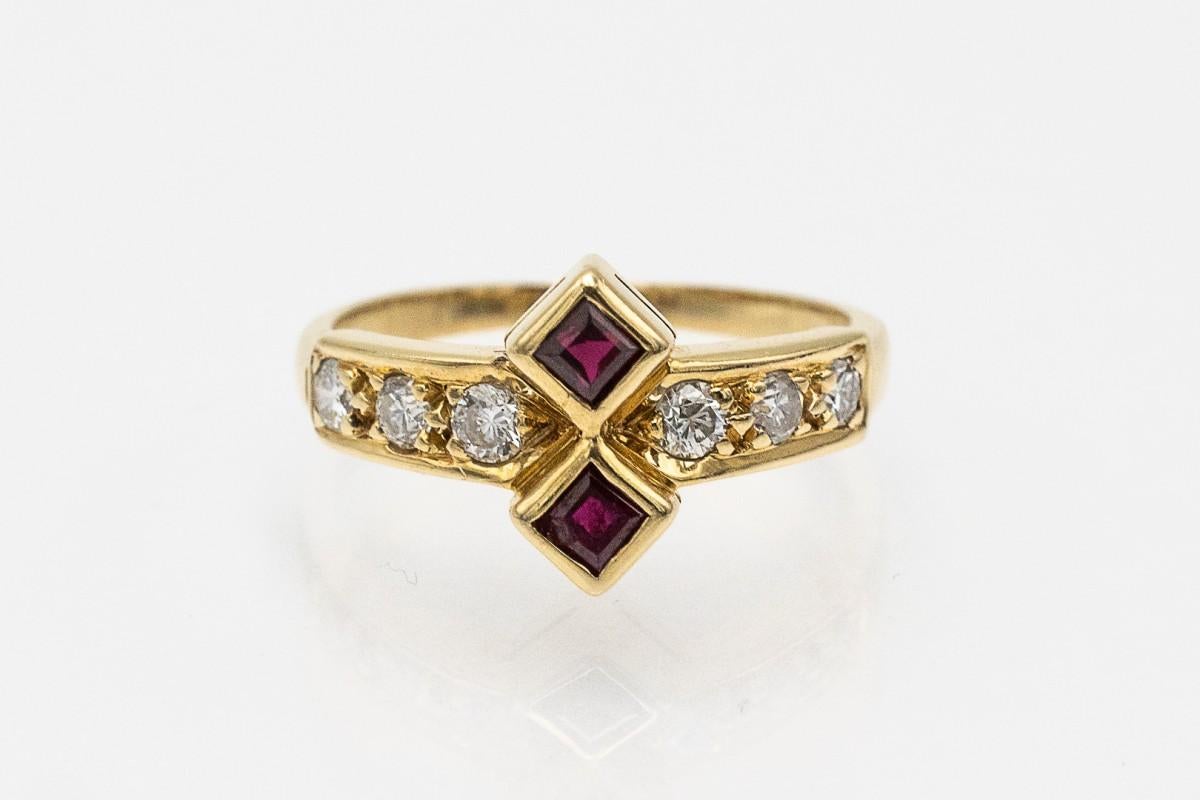 da uomo o donna Anello d'oro vintage con rubini e diamanti, circa anni '70. in vendita