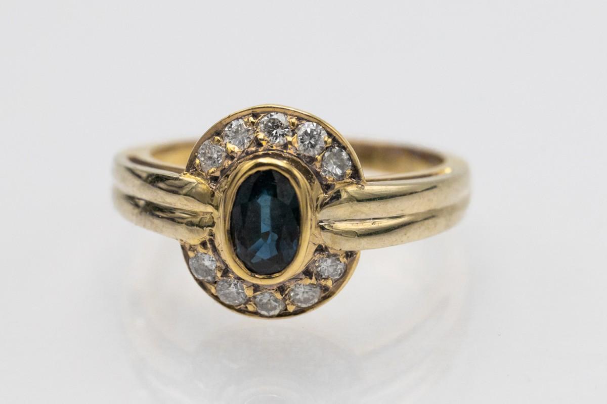 Vintage gold ring with sapphire and diamonds, France, 1970s. In Good Condition For Sale In Chorzów, PL
