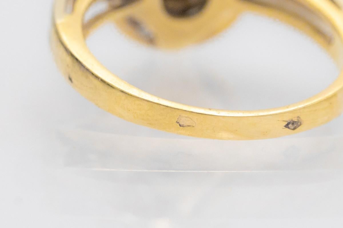 Vintage gold ring with sapphire and diamonds, France, 1970s. For Sale 3