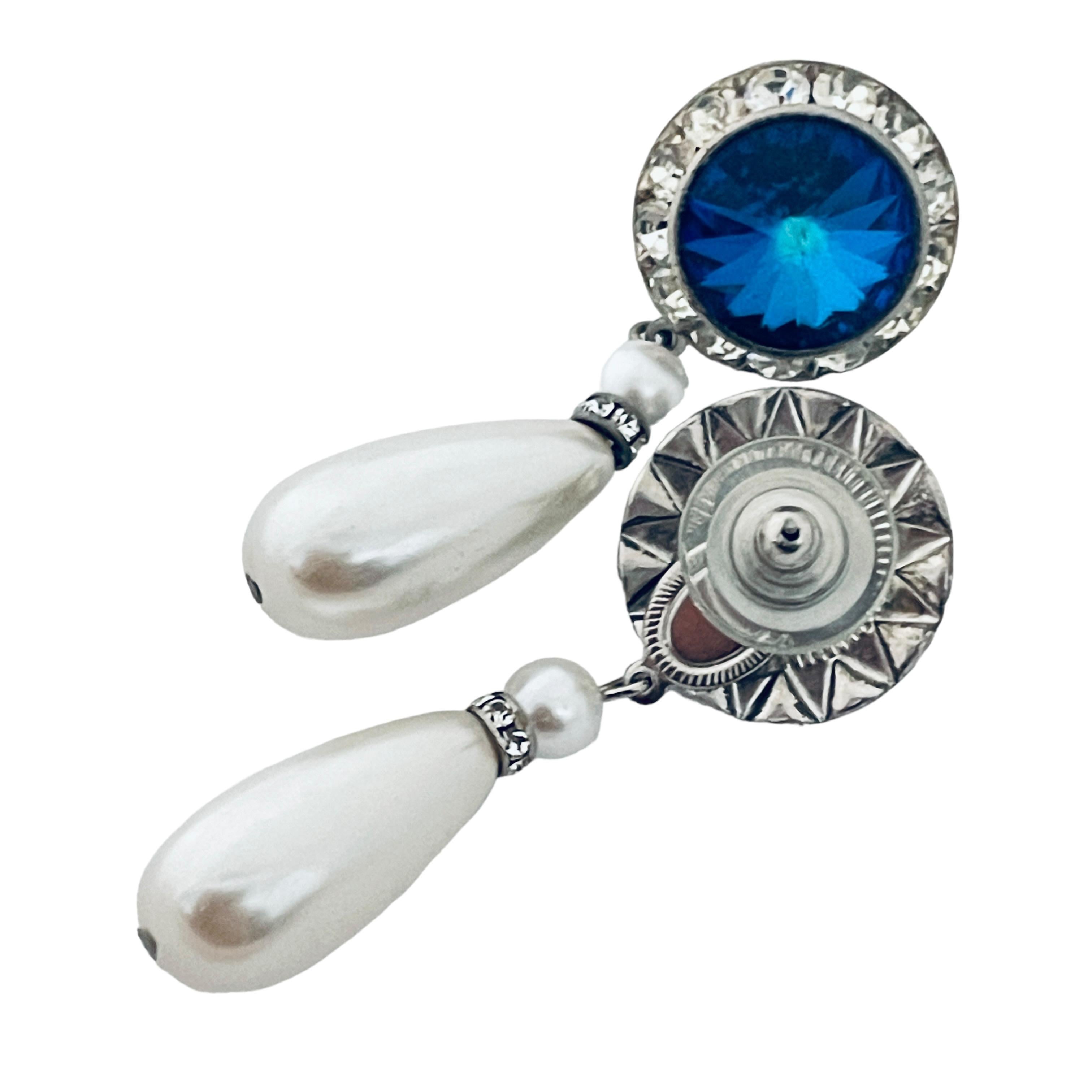 Vintage gold rivioli glass clear rhinestones drop pearl designer earrings In Good Condition For Sale In Palos Hills, IL