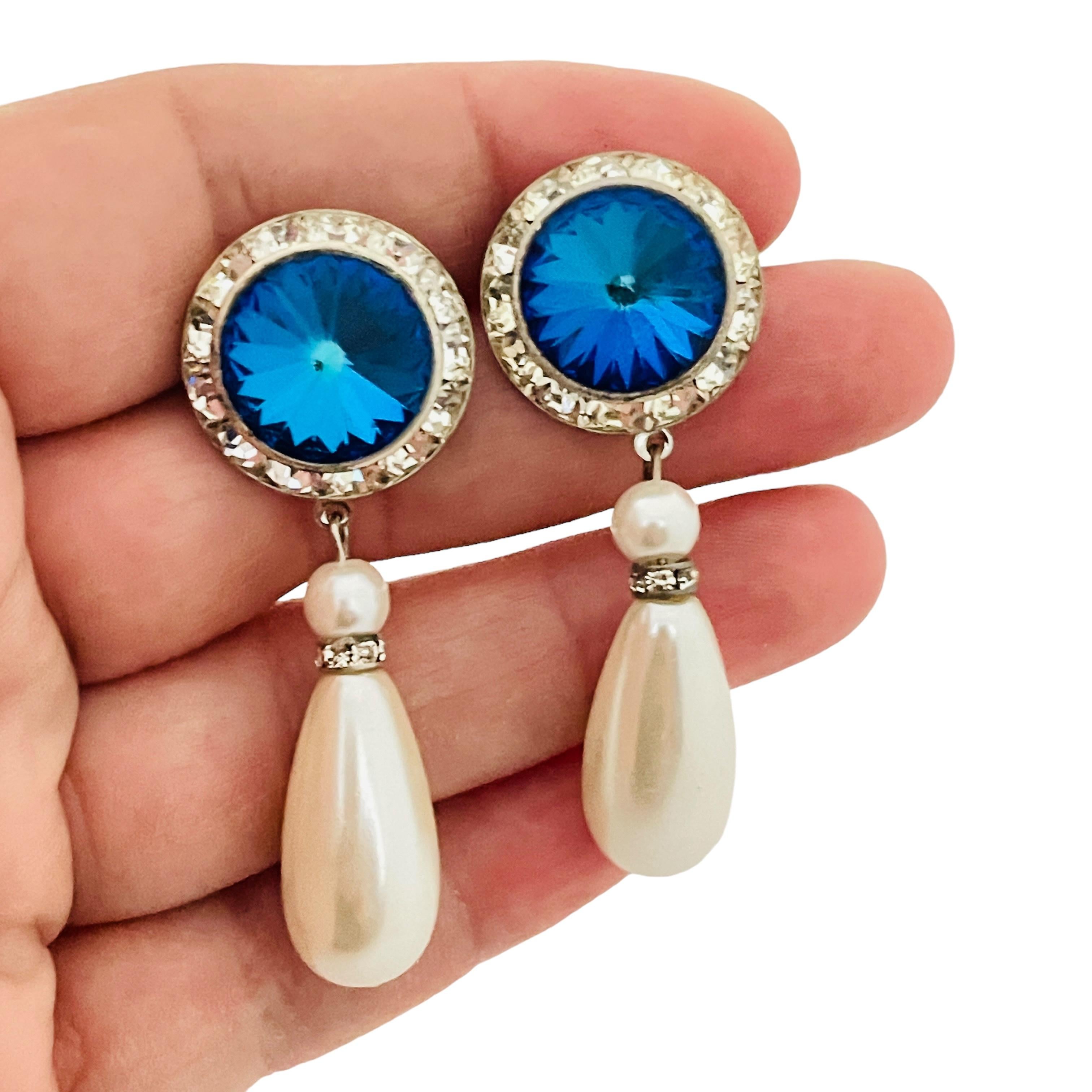 Women's Vintage gold rivioli glass clear rhinestones drop pearl designer earrings For Sale