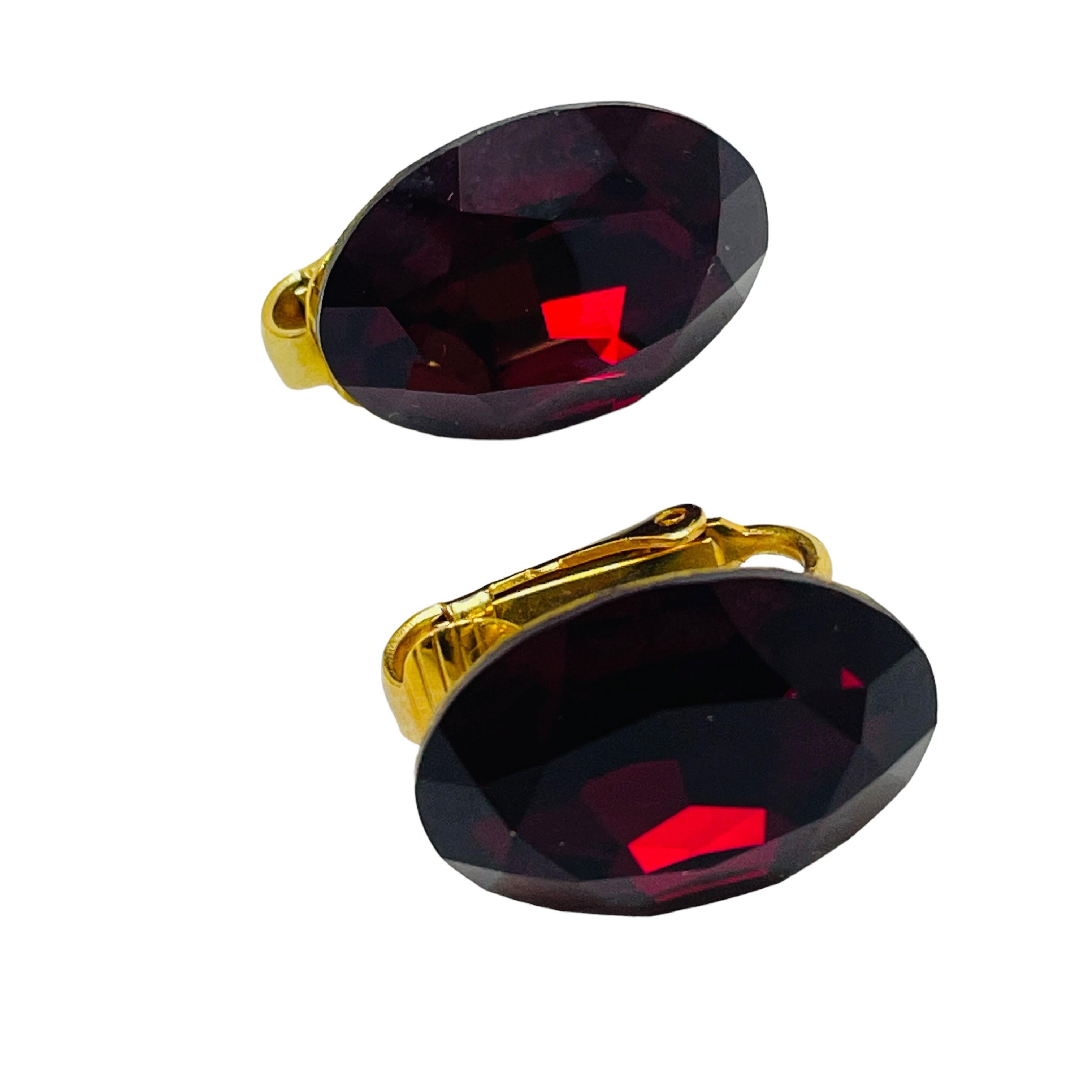 Women's or Men's Vintage gold ruby glass designer clip on earrings For Sale