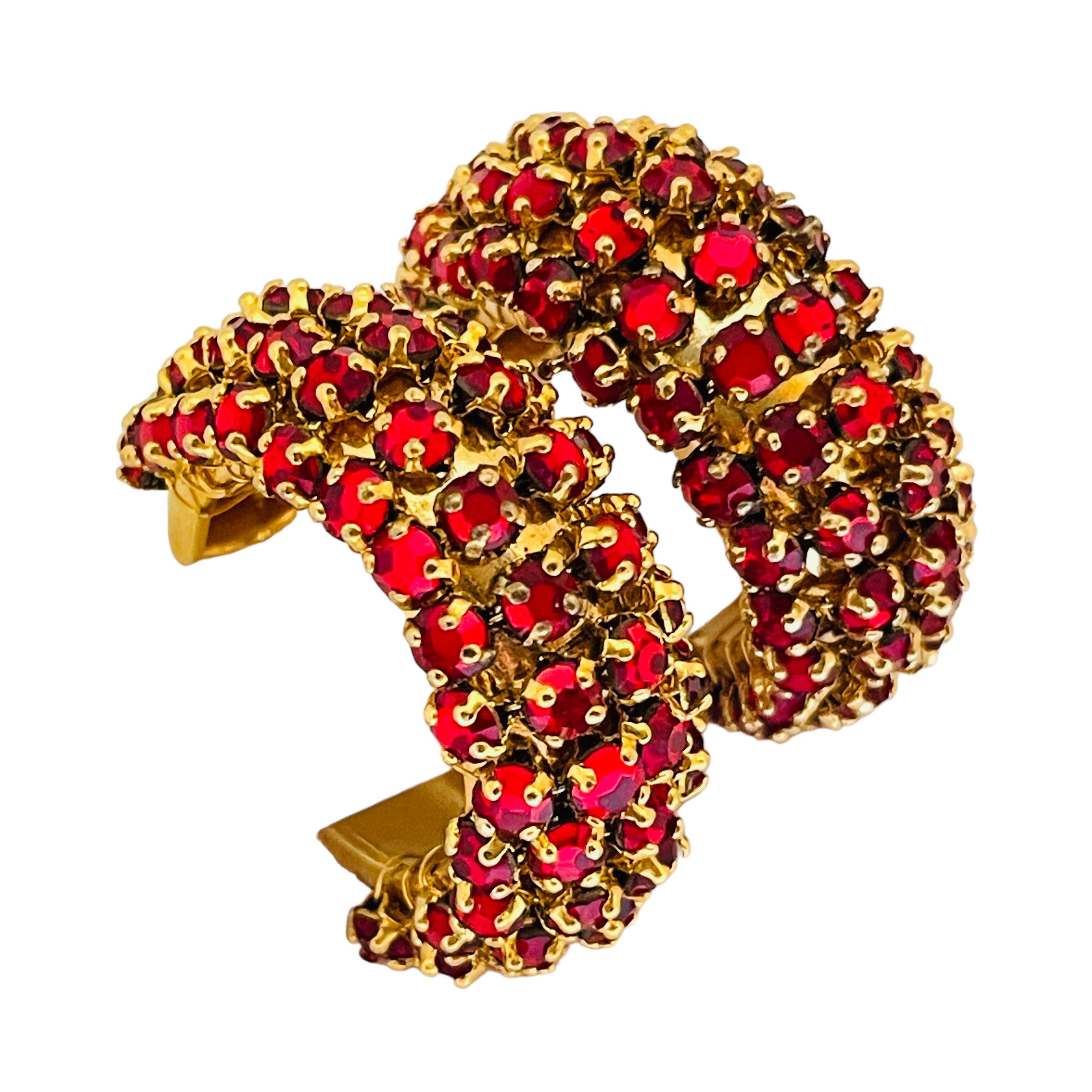 DETAILS

• unsigned    

• gold plated with crystals 

• vintage designer earrings

MEASUREMENTS  

• 

CONDITION

•  very good vintage condition with minimal signs of wear 

 Sku 37

❤️❤️  VINTAGE DESIGNER JEWELRY ❤️❤️

❤️❤️  ALEXANDER’S BOUTIQUE 
