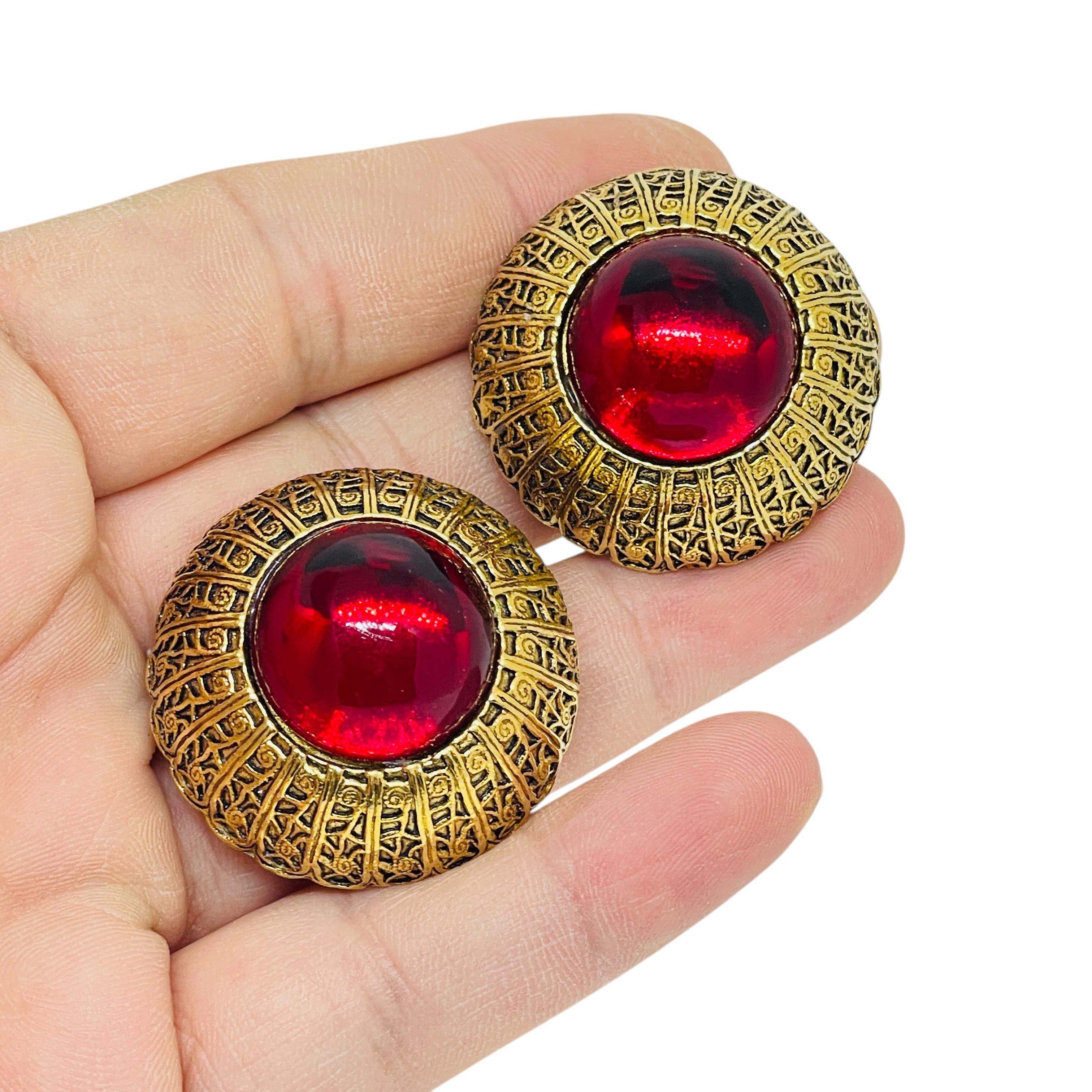 Women's Vintage gold ruby red glass cabochon clip on earrings For Sale