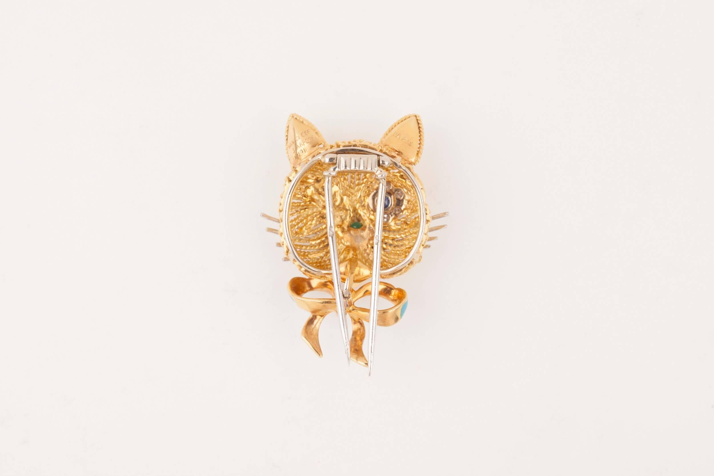 gold cat brooch