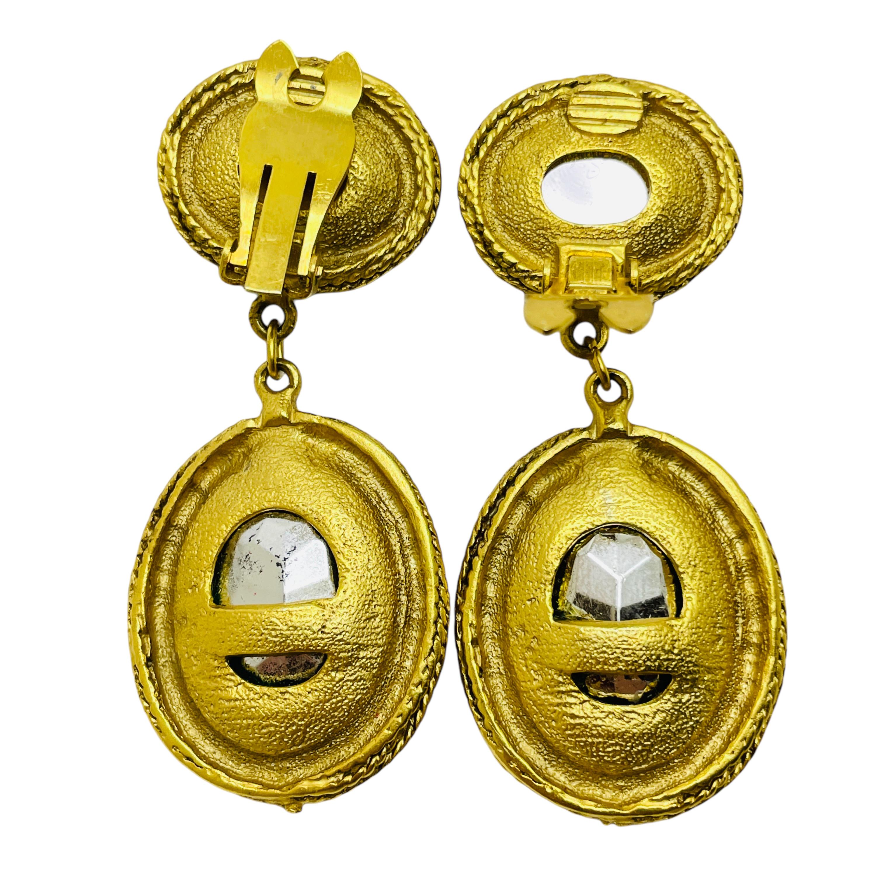 Pendientes de clip vintage de oro zafiro esmeralda cristal de diseño de pasarela en Bueno estado para la venta en Palos Hills, IL