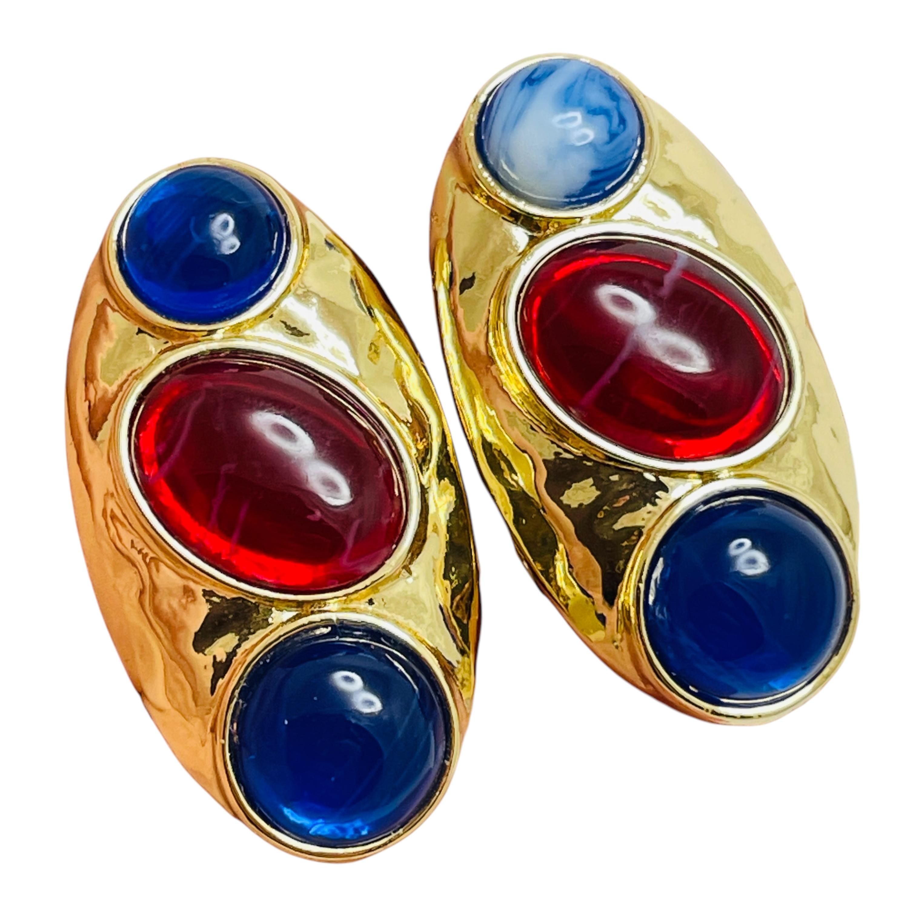 Orecchini a clip d'epoca in oro, zaffiro, rubino e vetro, firmati da designer, con chiusura a scatto In condizioni buone in vendita a Palos Hills, IL