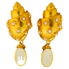 Vintage gold sea shell enamel pearl designer runway clip on earrings