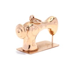 Vintage Gold Sewing Machine Charm, 18K Yellow Gold, Large Sewing Machine