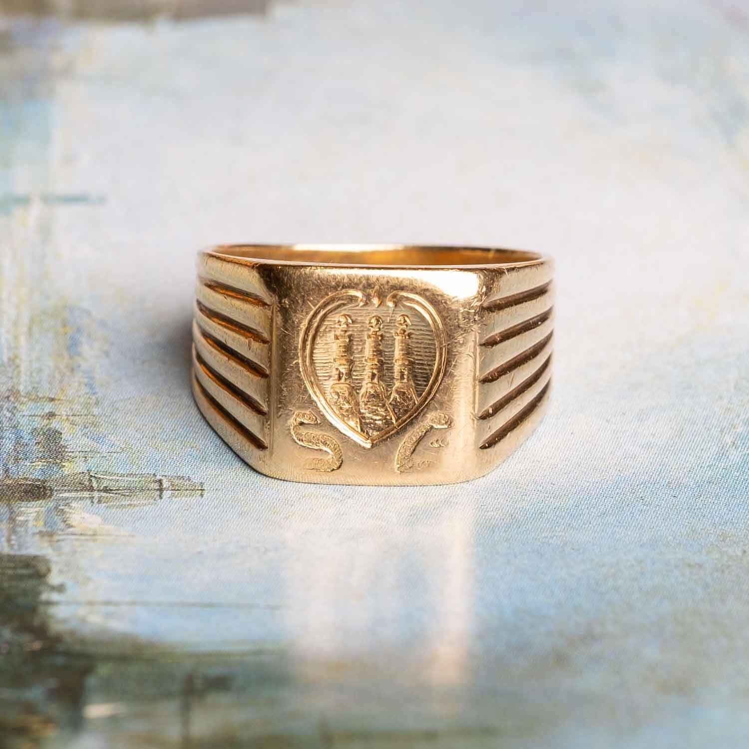 Femenino o masculino Anillo de sello de oro vintage Escudo de San Marino en venta